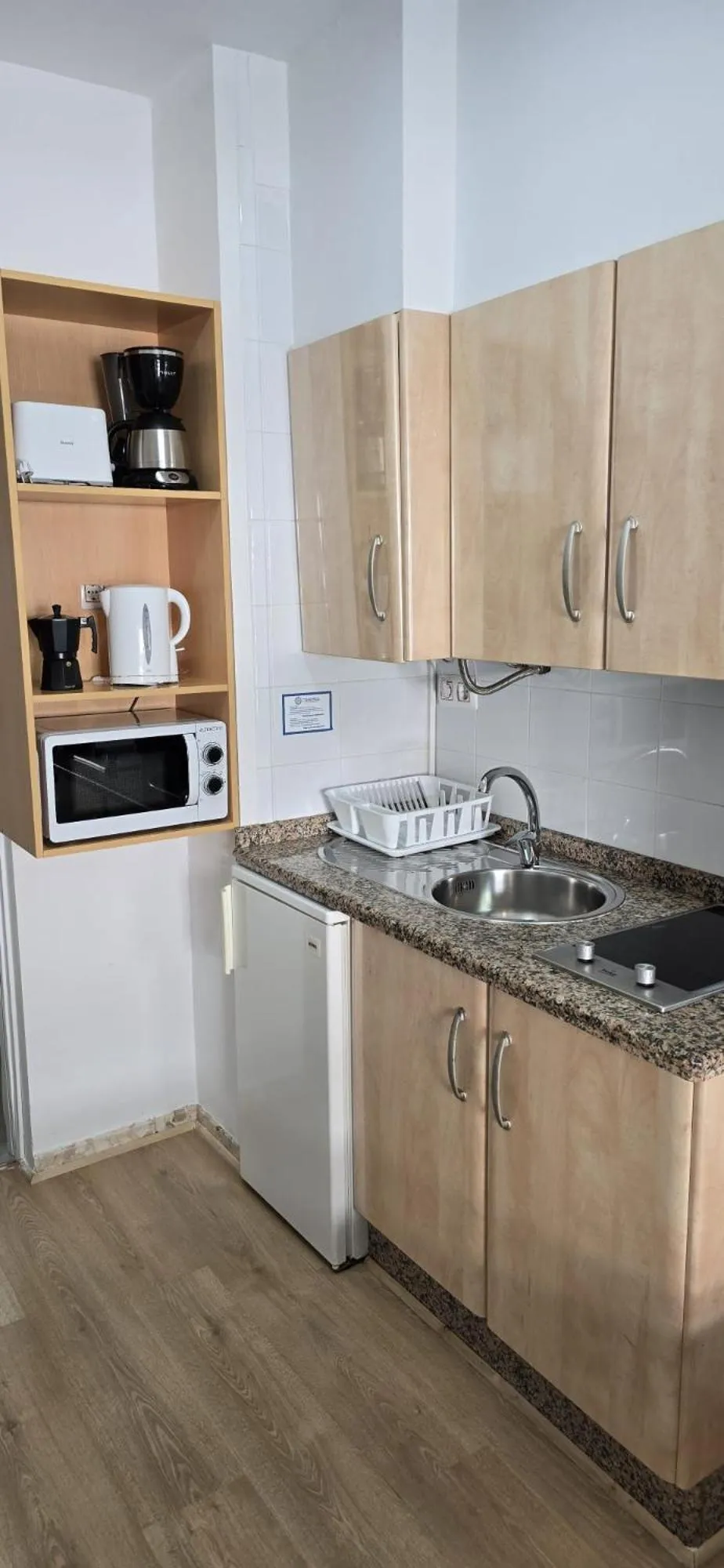 Kitchen or kitchenette in Candisol Cozy Inns