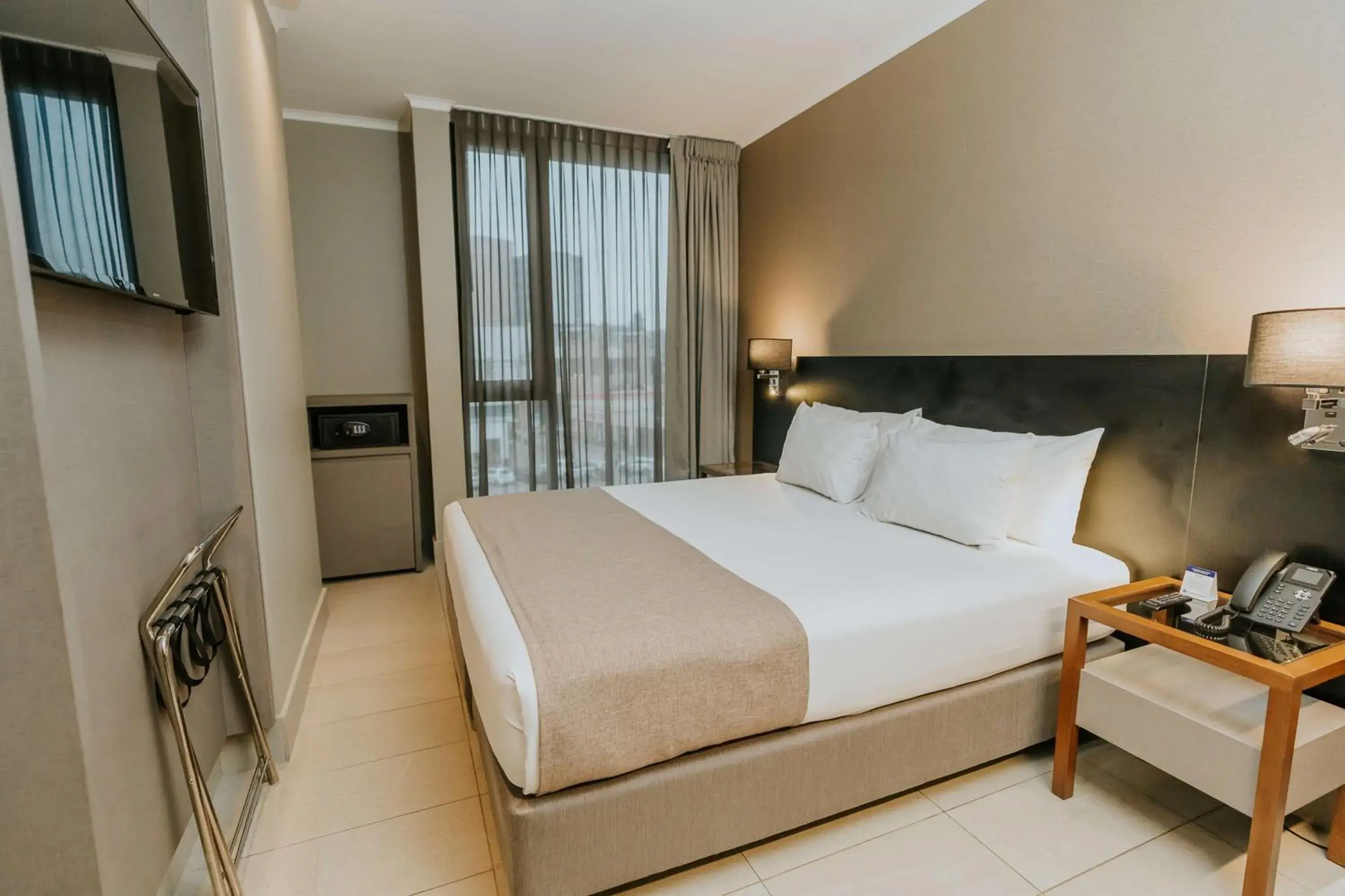 Bedroom, Bed in Best Western Ferrat Bedroom, Bed in Best Western Ferrat