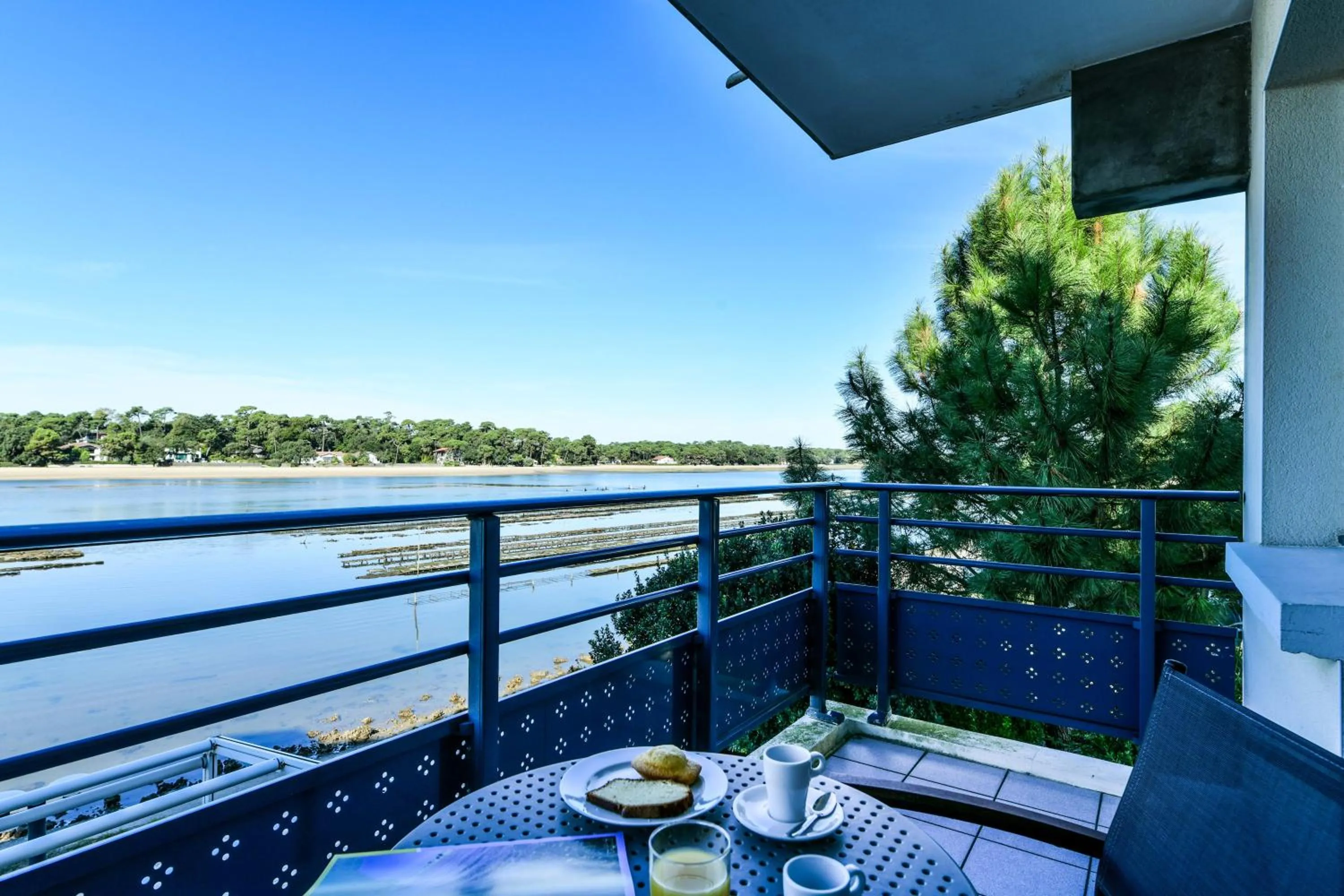 Lake view in Hotel Le Pavillon Bleu