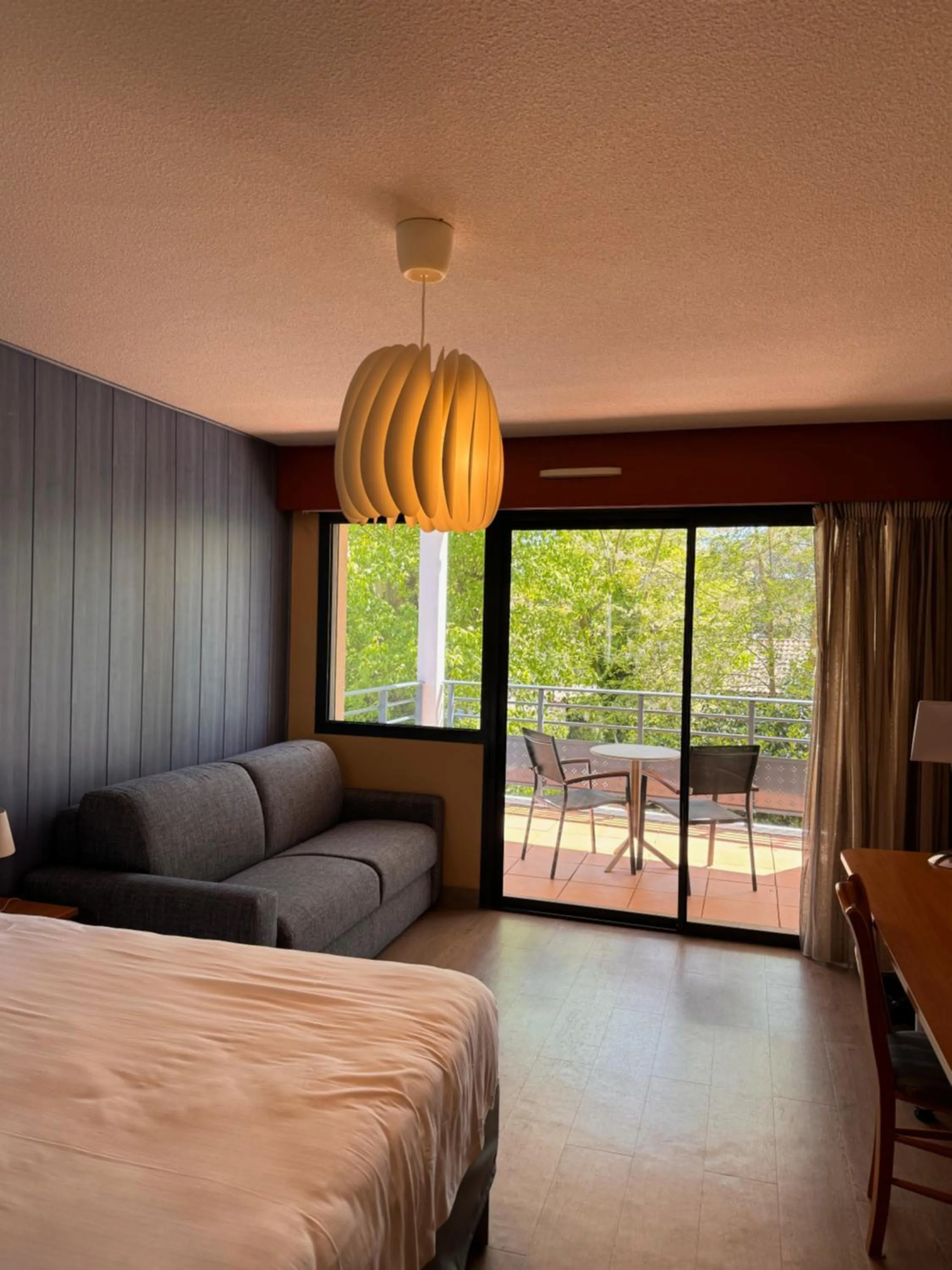 Bed in Hotel Le Pavillon Bleu