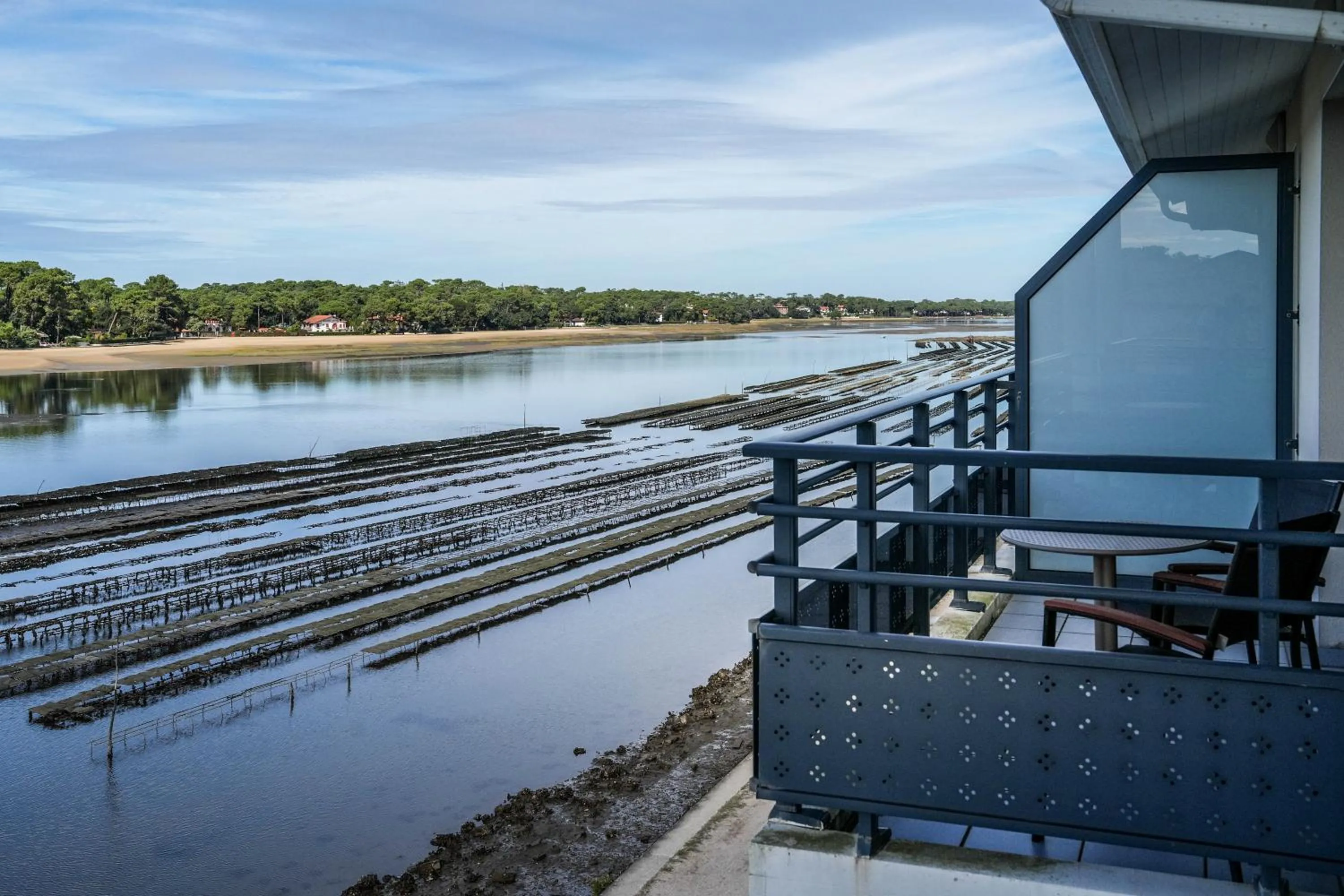 Natural landscape in Hotel Le Pavillon Bleu