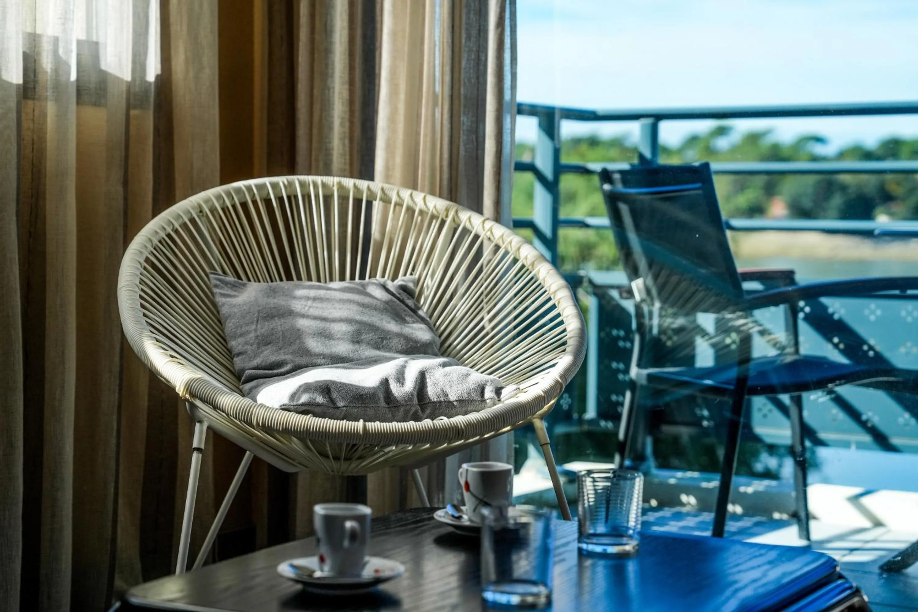 Bedroom in Hotel Le Pavillon Bleu