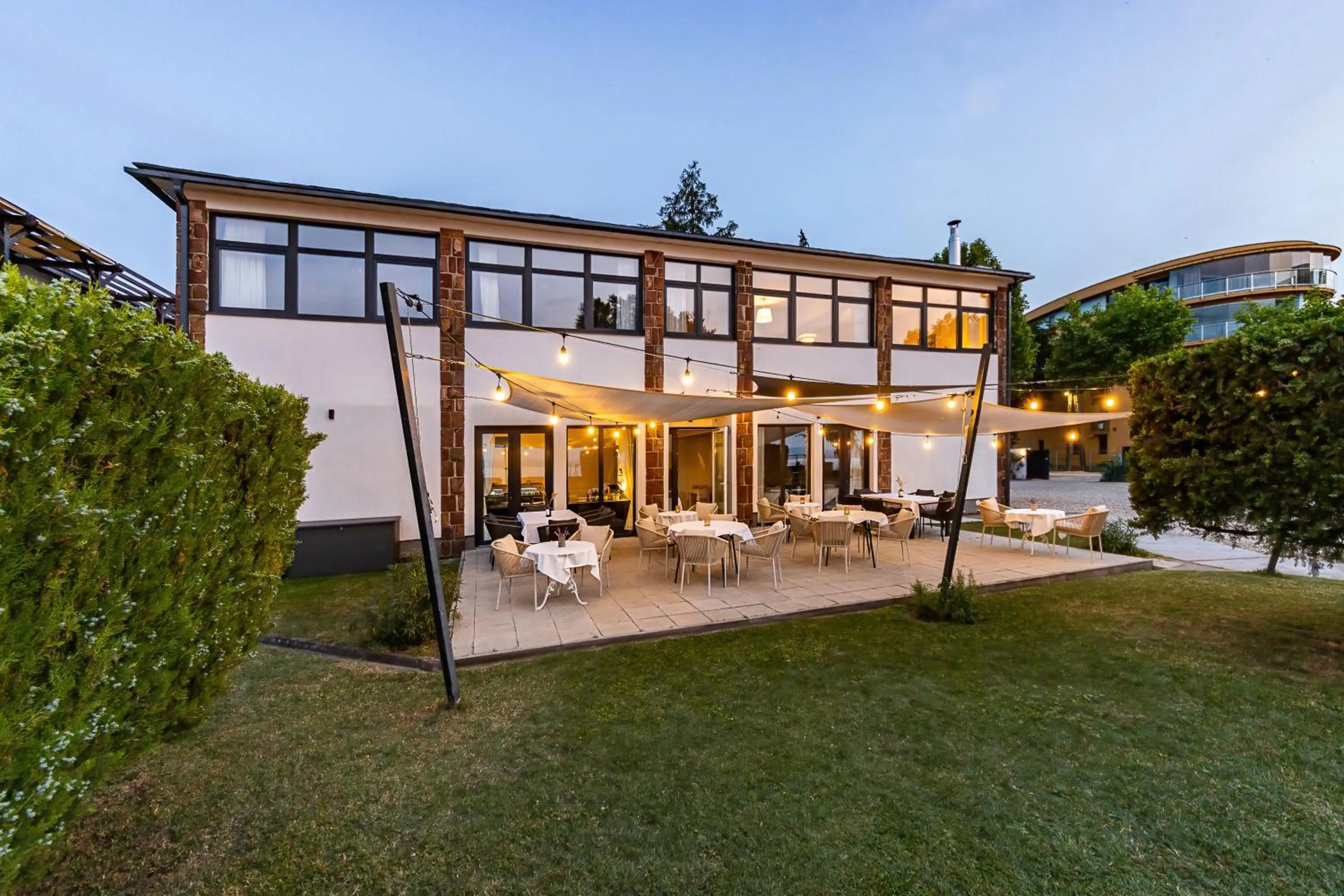 Patio in PLAGE-ON Panzió