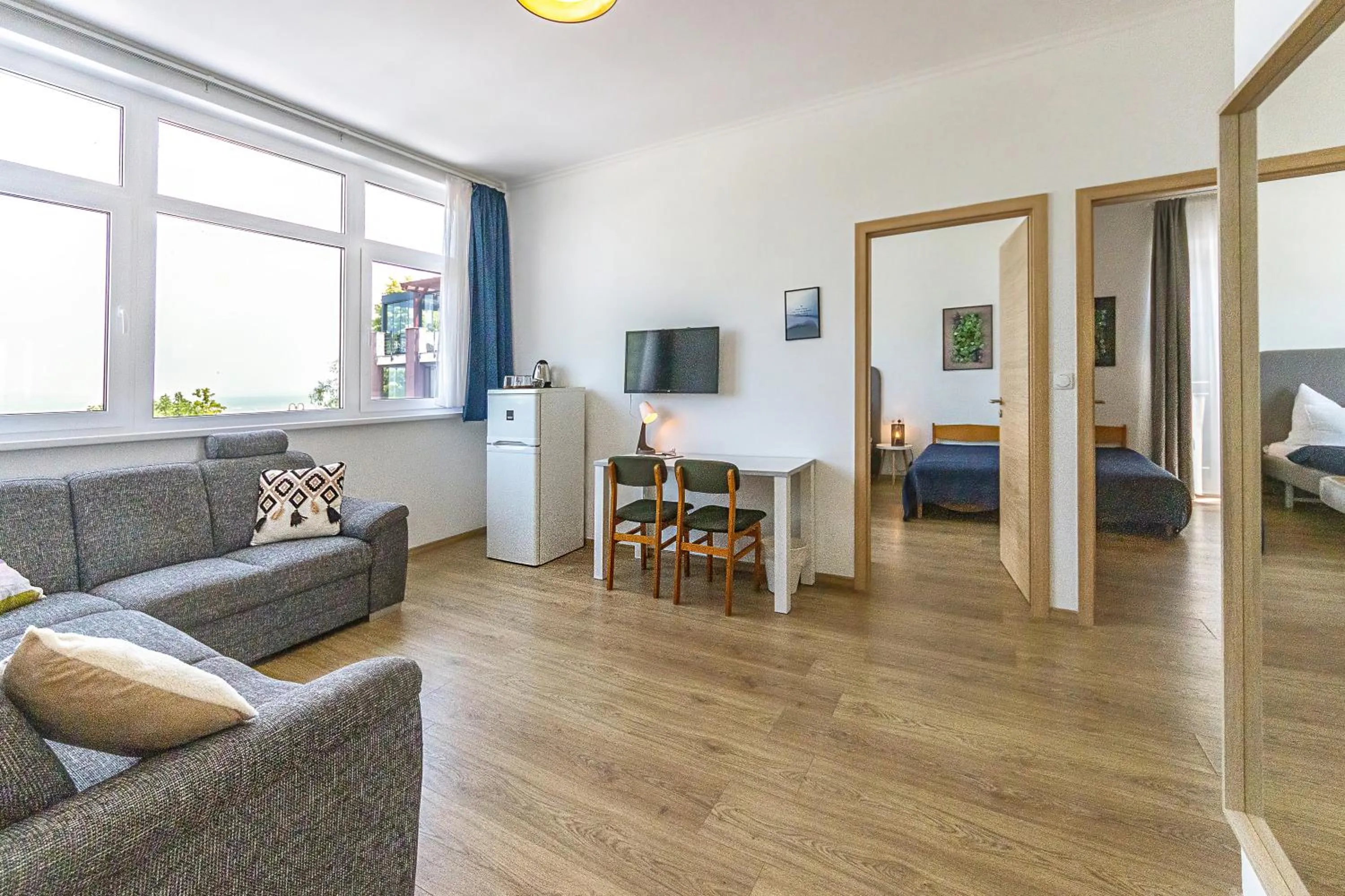 Photo of the whole room, Bed in PLAGE-ON Panzió