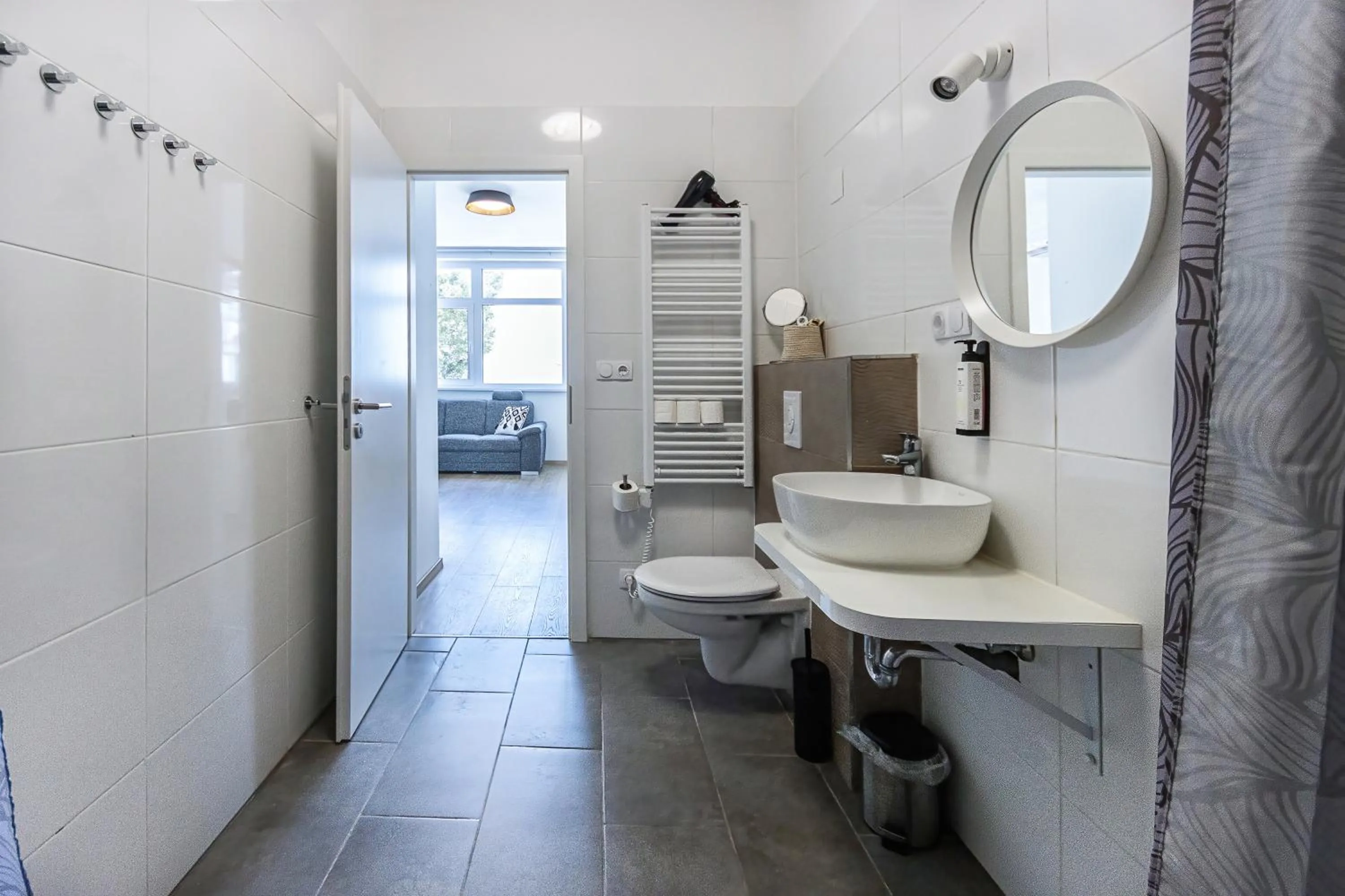 Toilet in PLAGE-ON Panzió