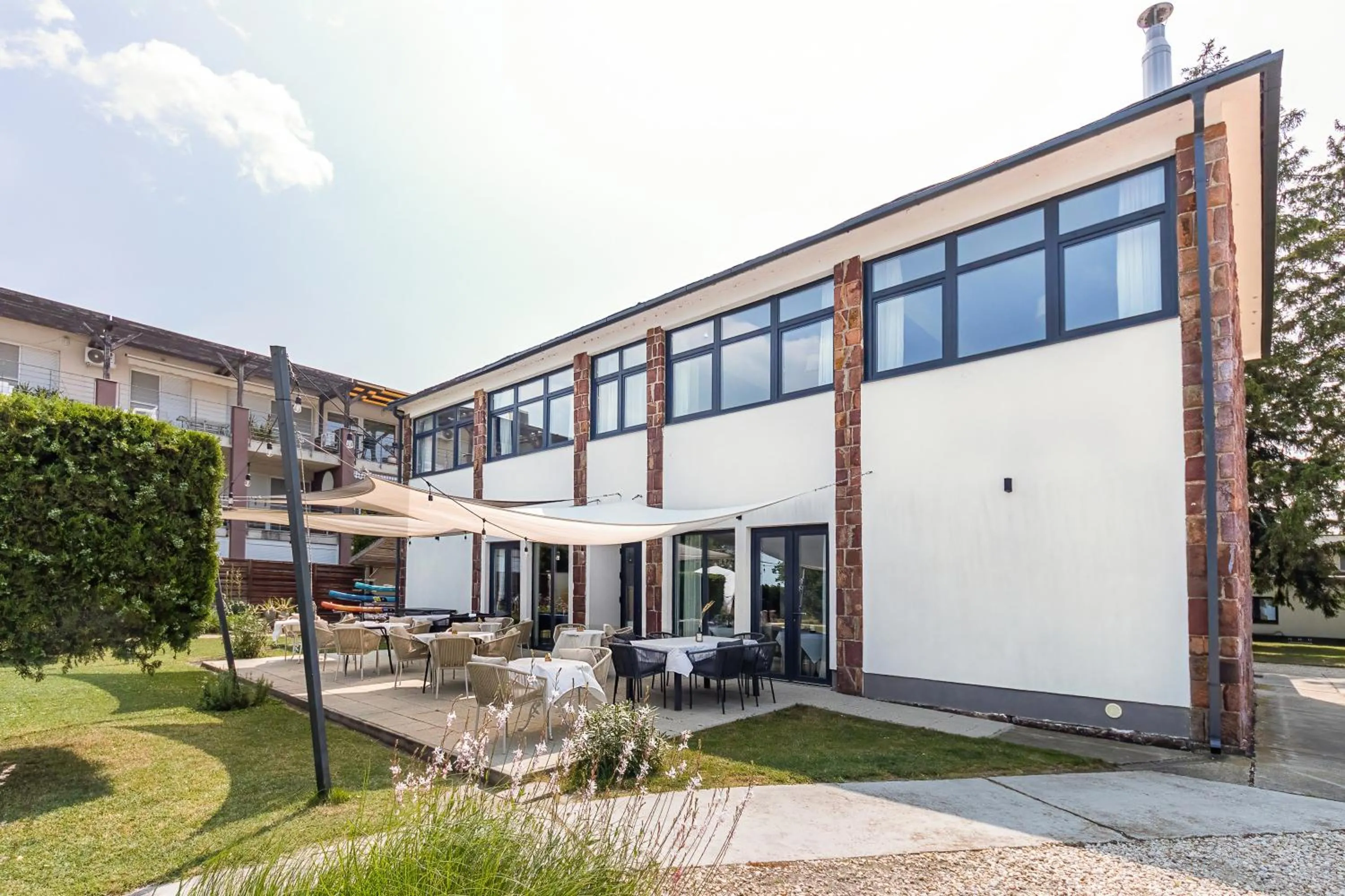 Patio in PLAGE-ON Panzió