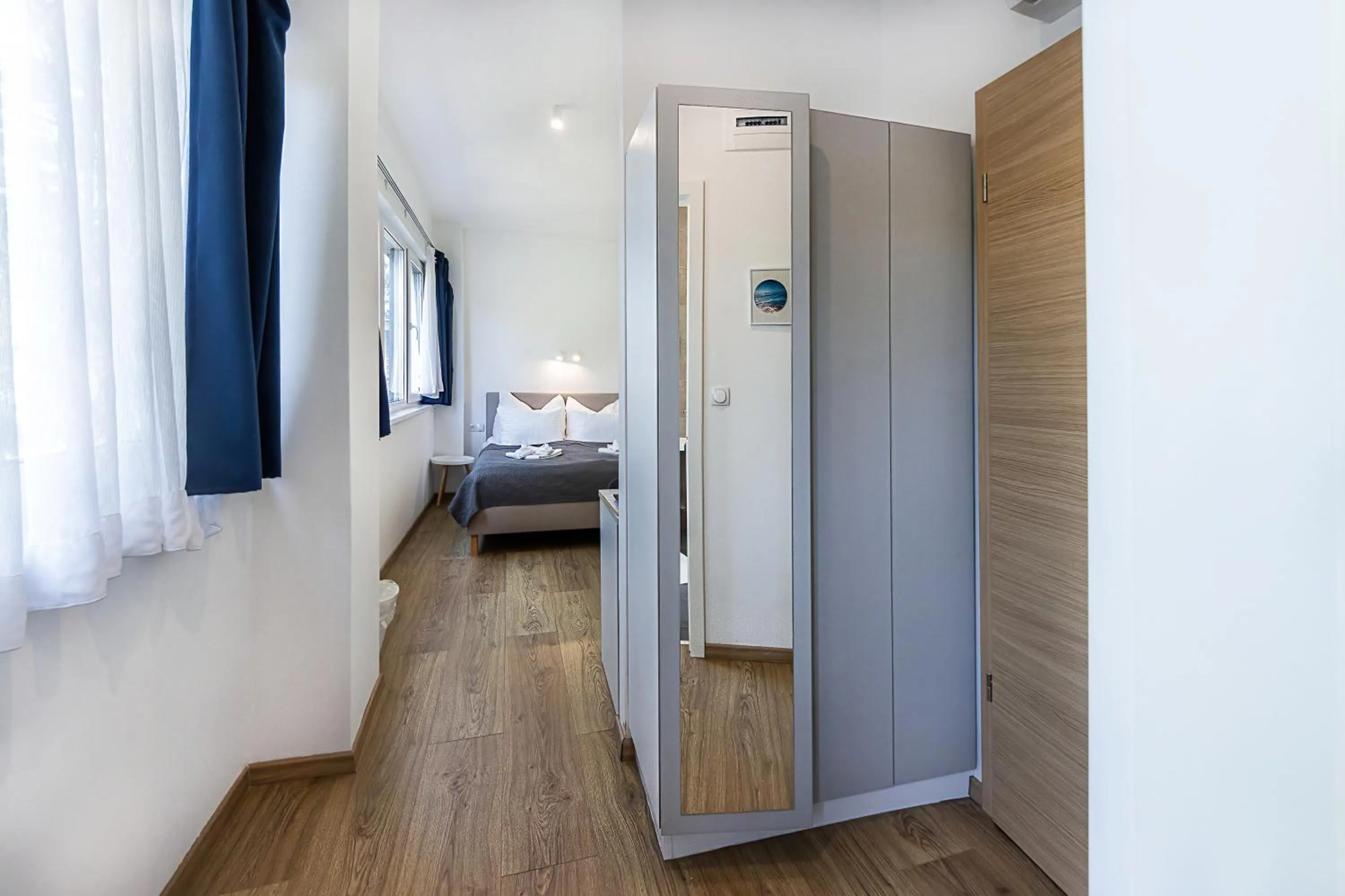 Photo of the whole room, Bed in PLAGE-ON Panzió