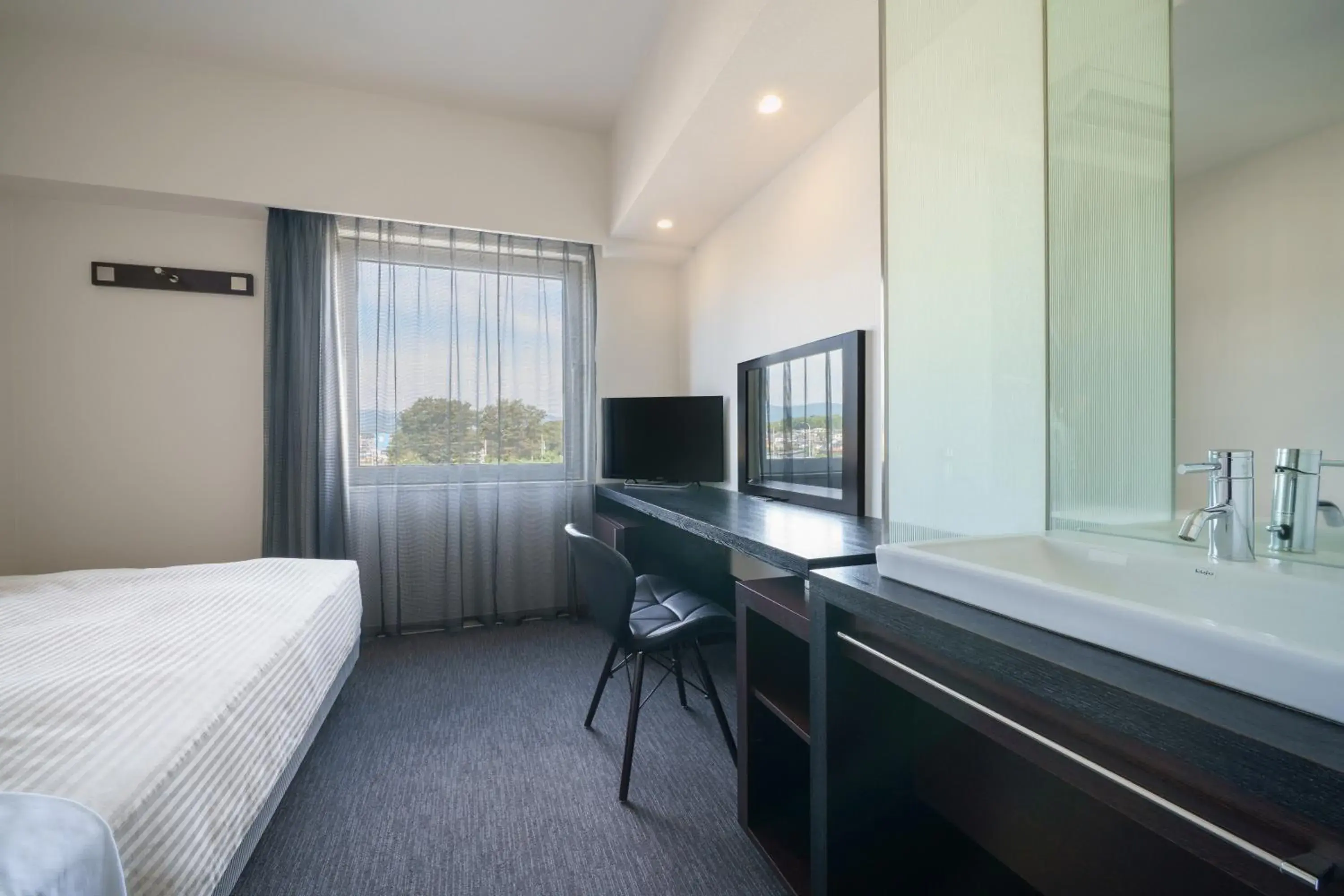 Photo of the whole room, Bed in Hotel Vista Kumamoto Airport Photo of the whole room, Bed in Hotel Vista Kumamoto Airport