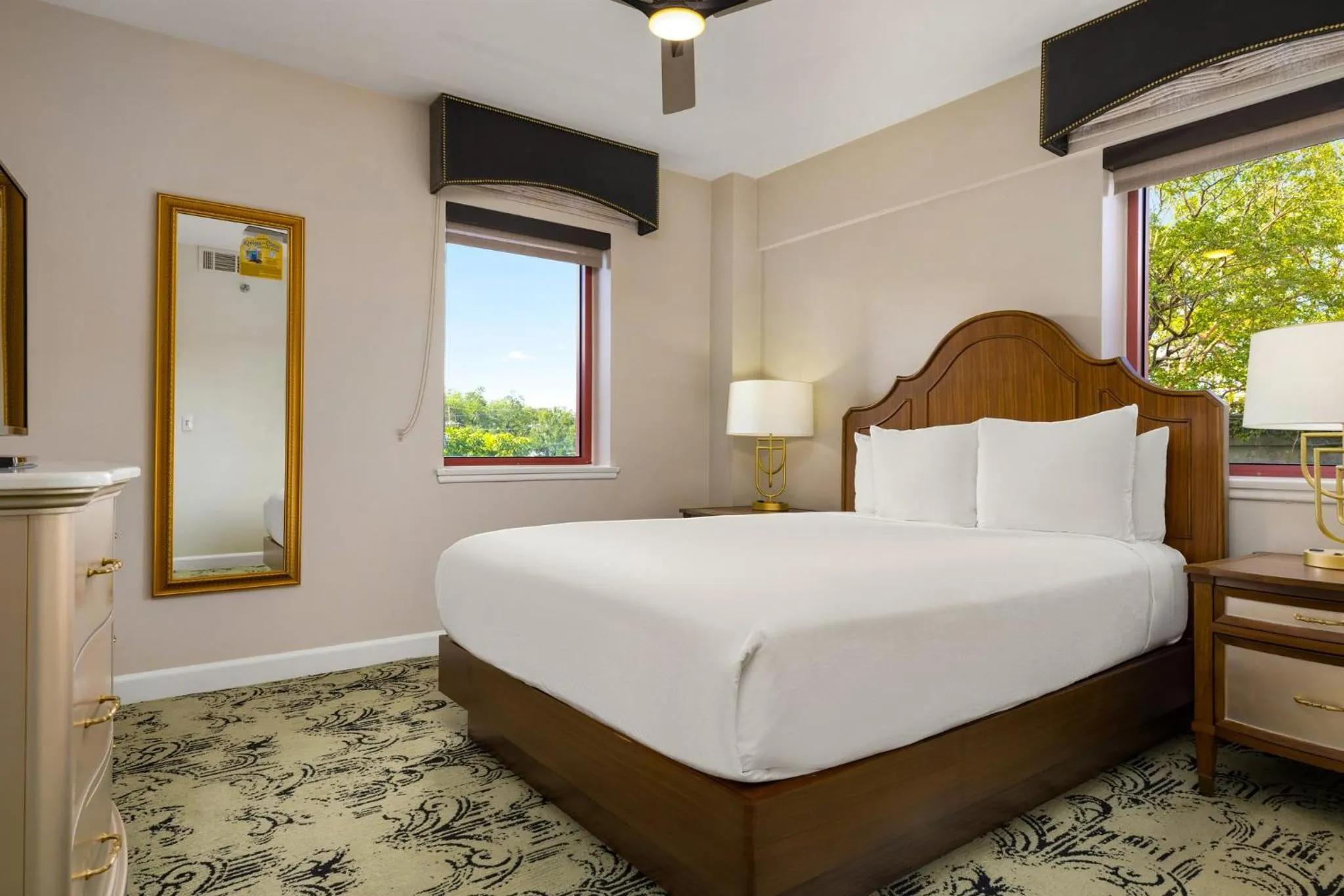 Bedroom, Bed in Club Wyndham Avenue Plaza