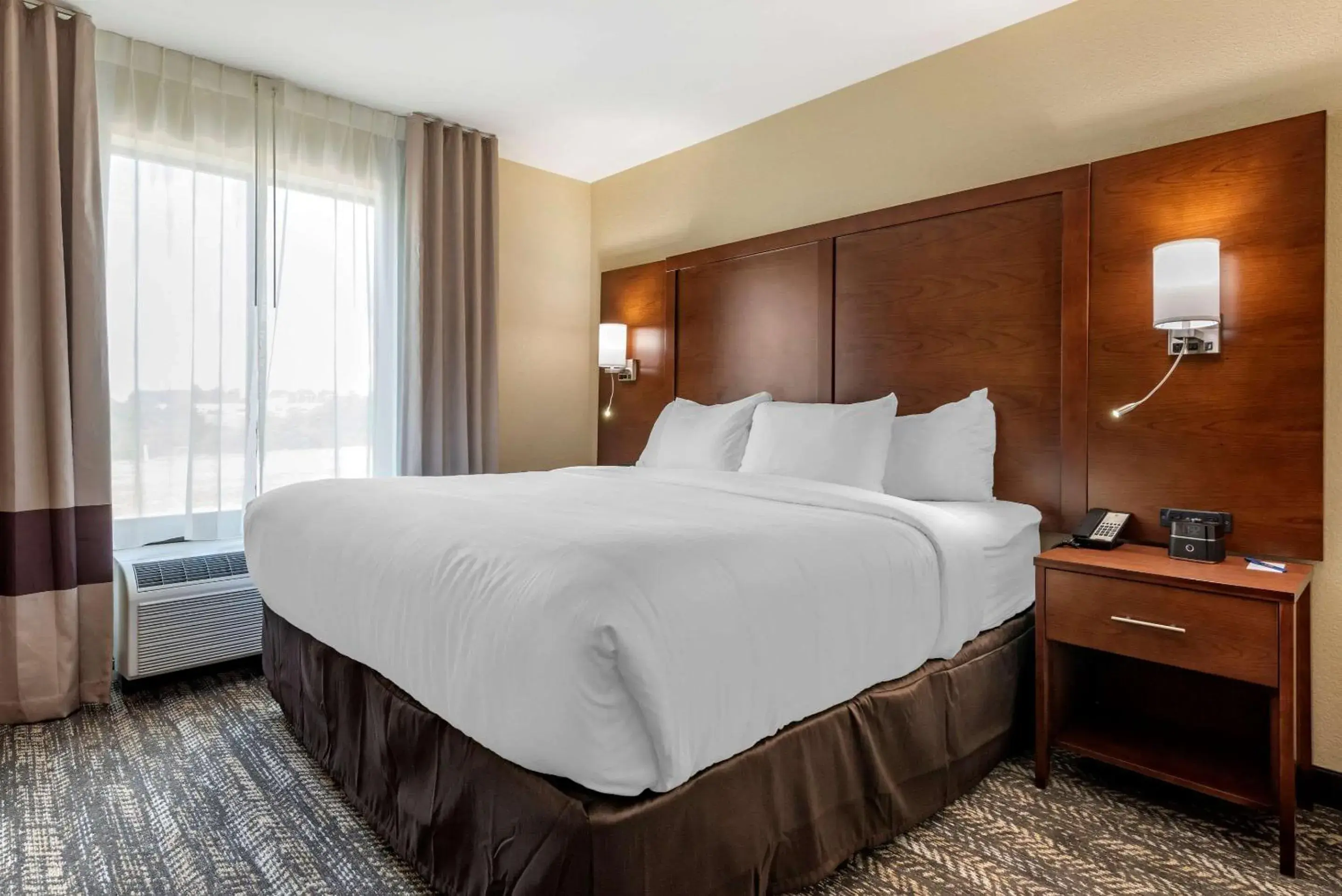 King Suite - Non-Smoking in Comfort Suites Dry Ridge King Suite - Non-Smoking in Comfort Suites Dry Ridge