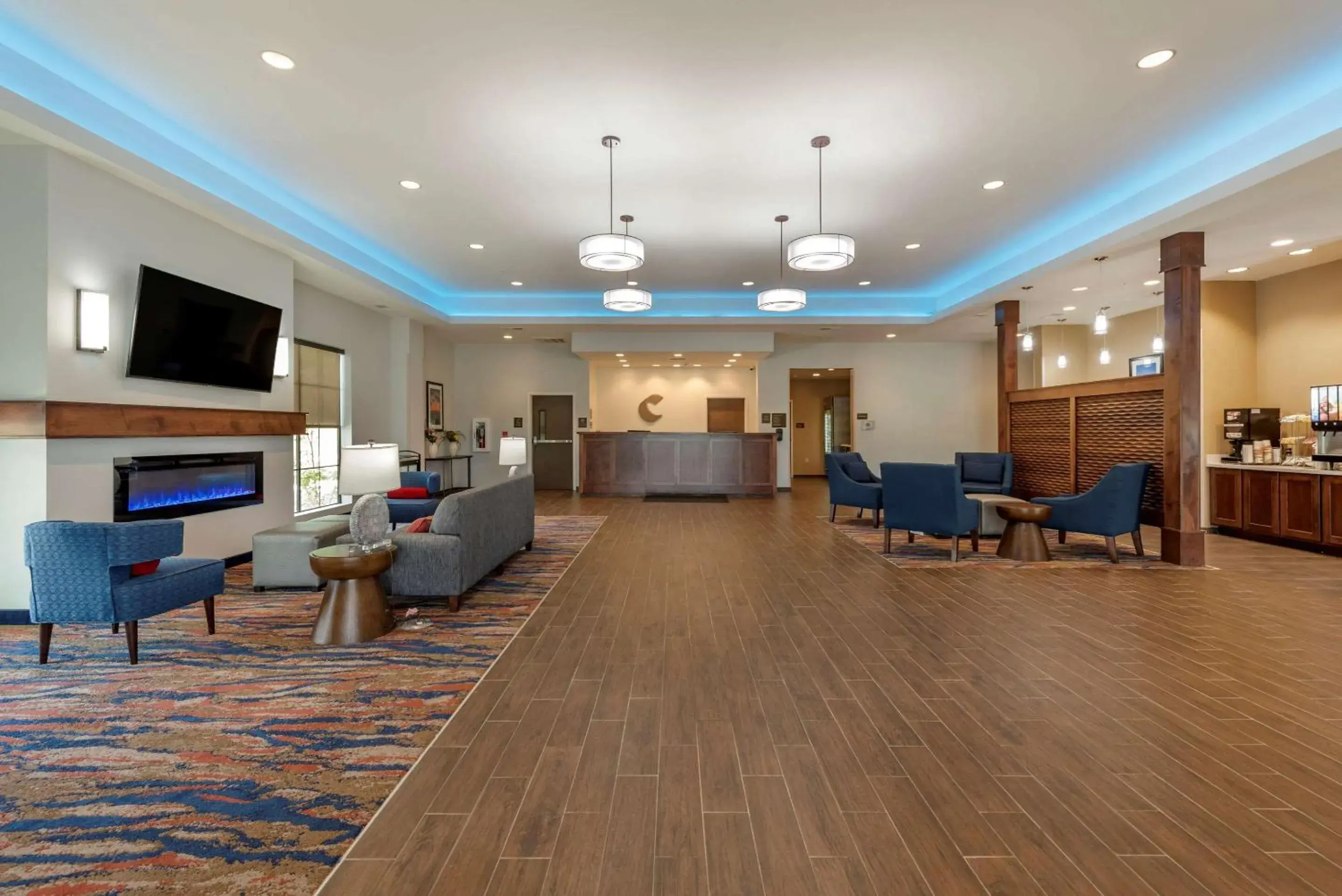 Lobby or reception in Comfort Suites Dry Ridge Lobby or reception in Comfort Suites Dry Ridge