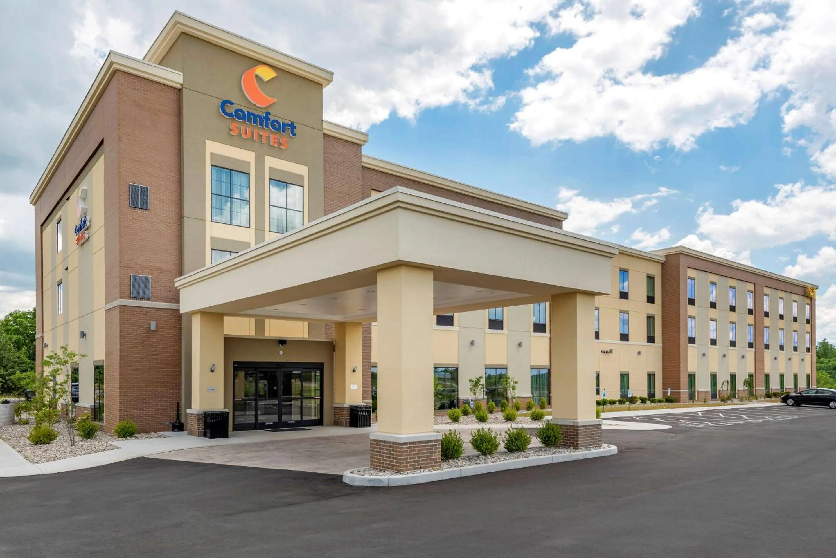 Property building in Comfort Suites Dry Ridge