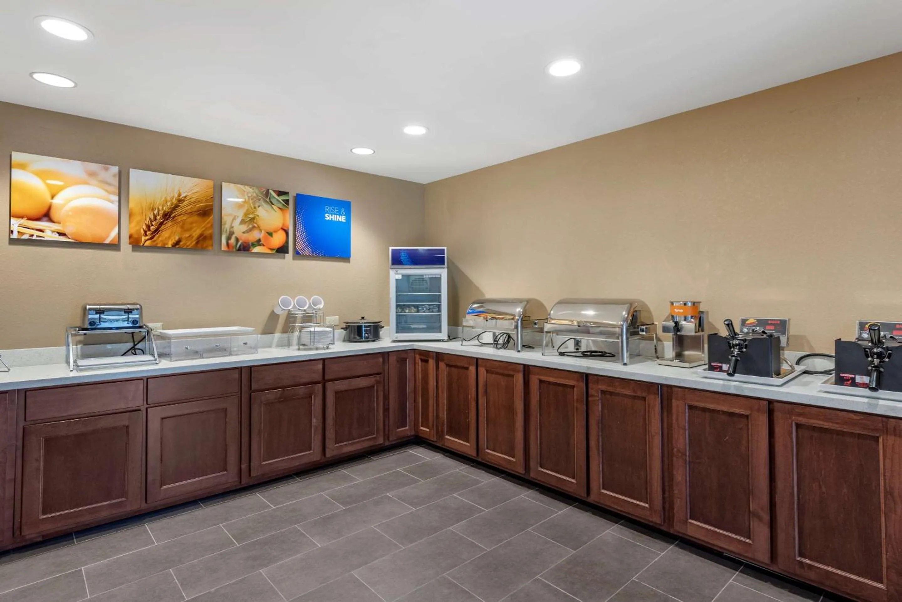 Restaurant/places to eat in Comfort Suites Dry Ridge