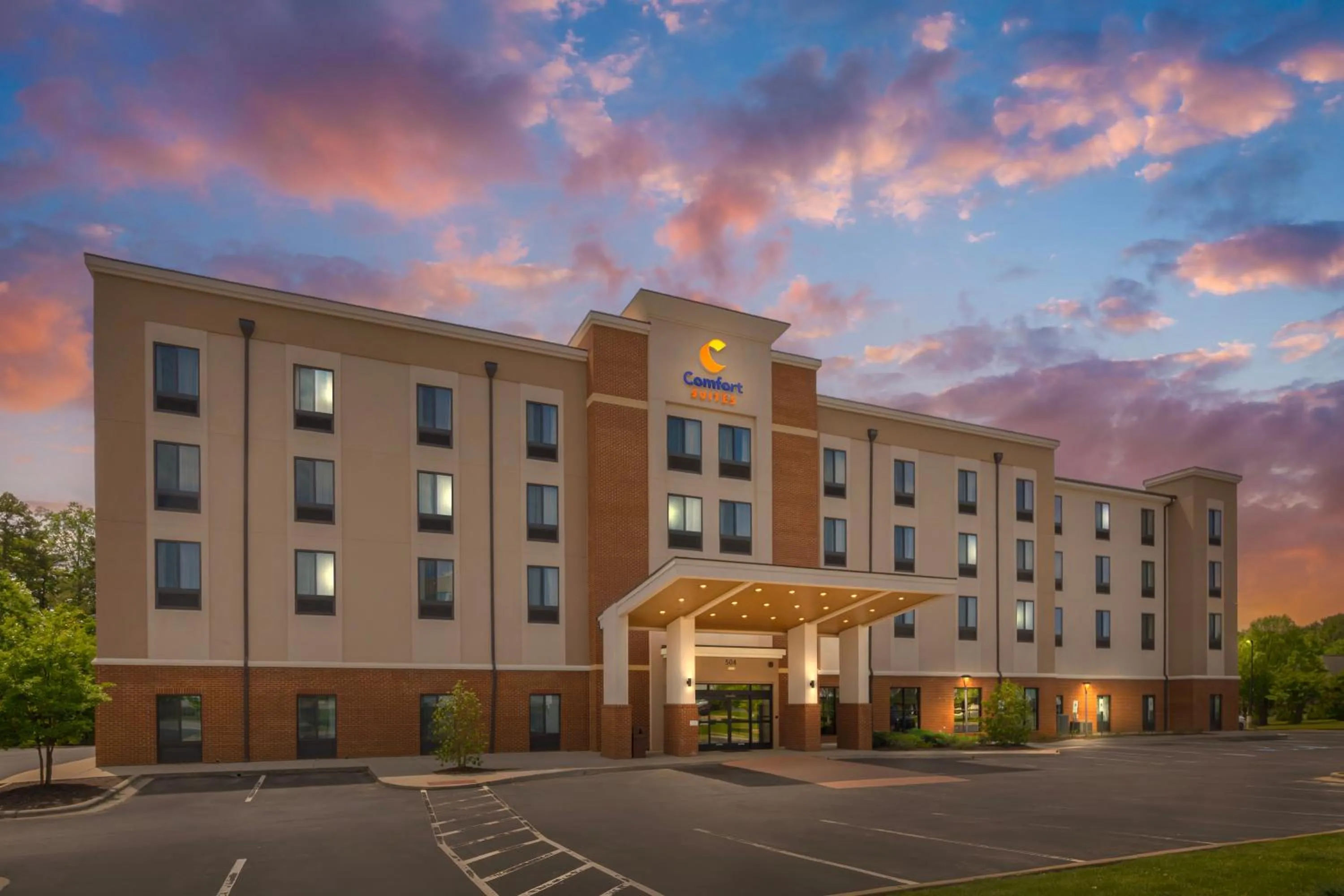 Property building in Comfort Suites Greensboro-High Point