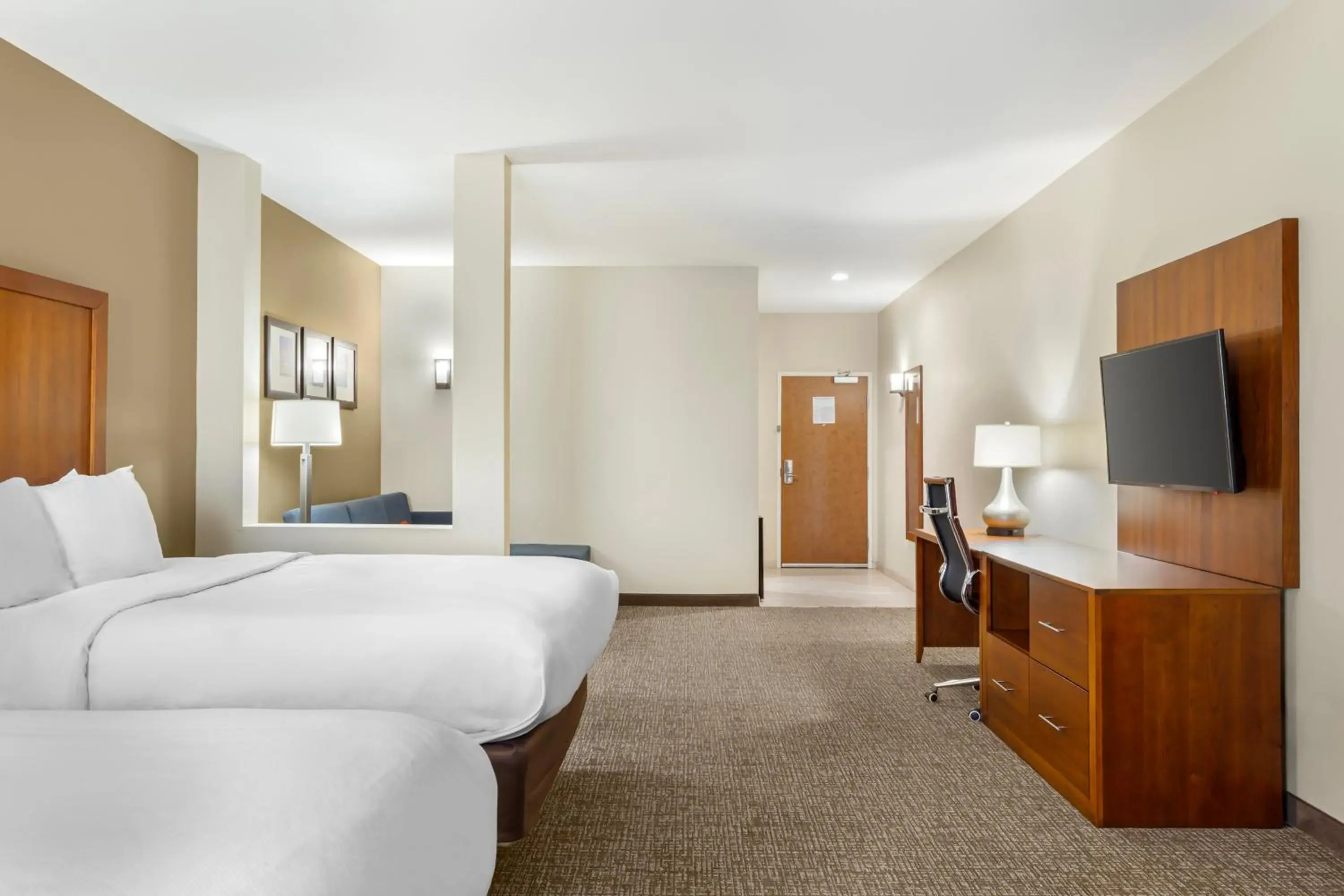 Photo of the whole room, Bed in Comfort Suites Greensboro-High Point Photo of the whole room, Bed in Comfort Suites Greensboro-High Point