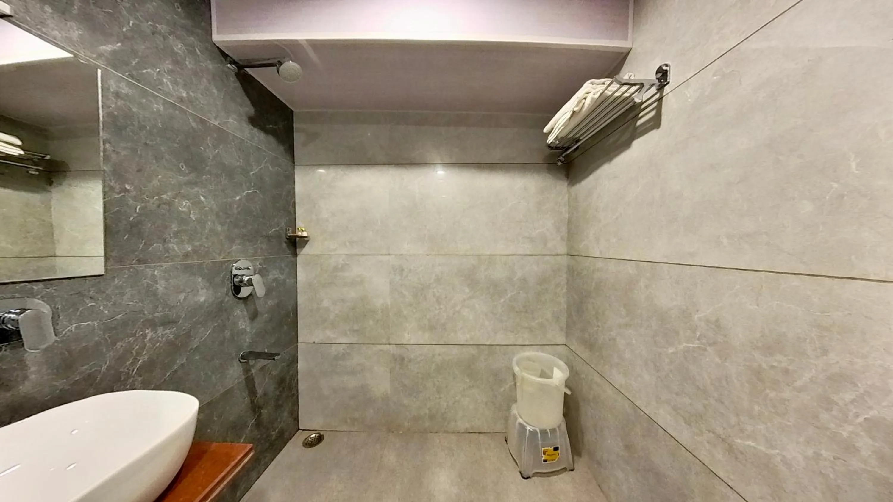 Bathroom in Hari Niwas - A Boutique Garden Resort Mount Abu