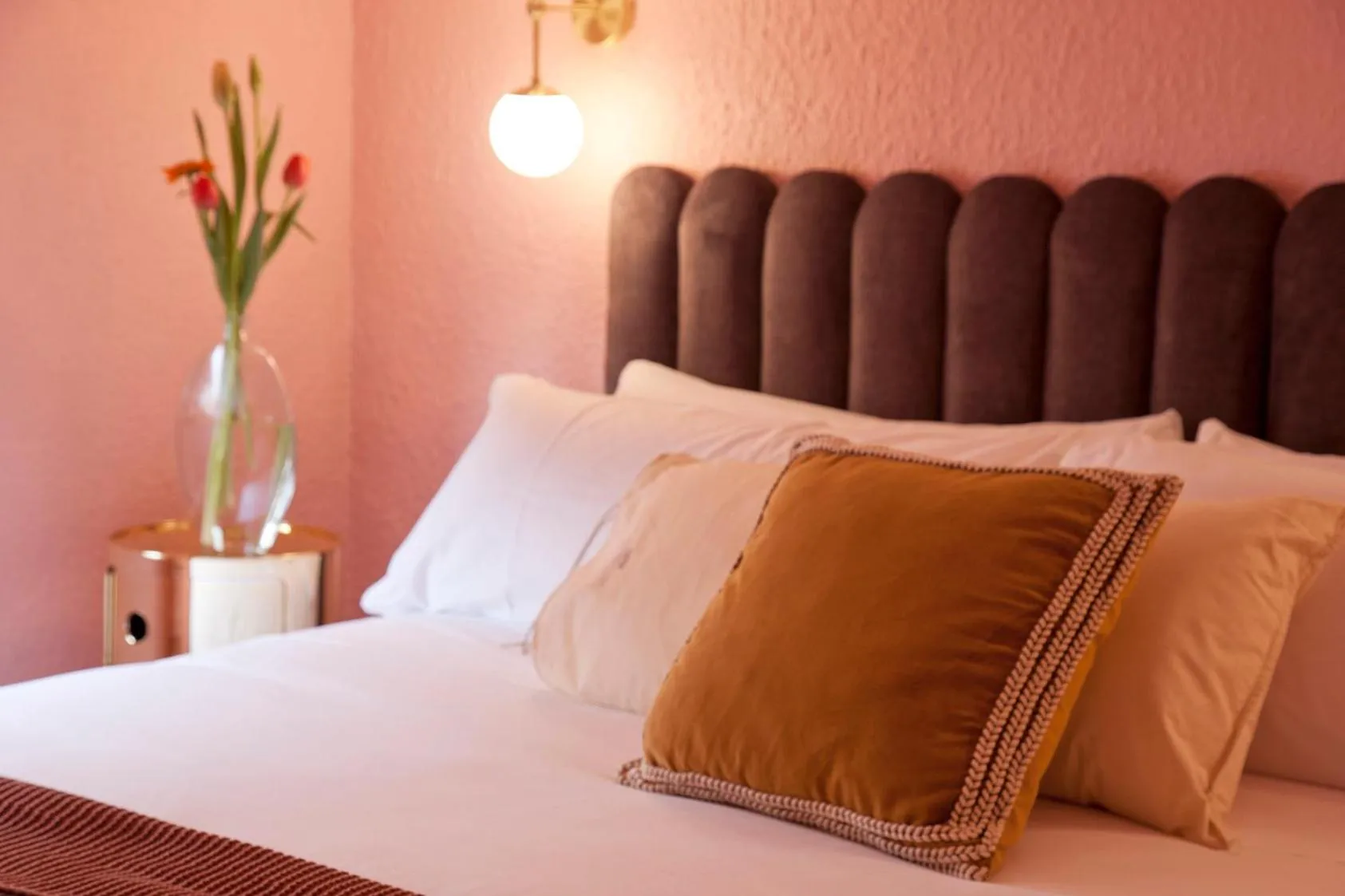 Photo of the whole room, Bed in Isabella's House