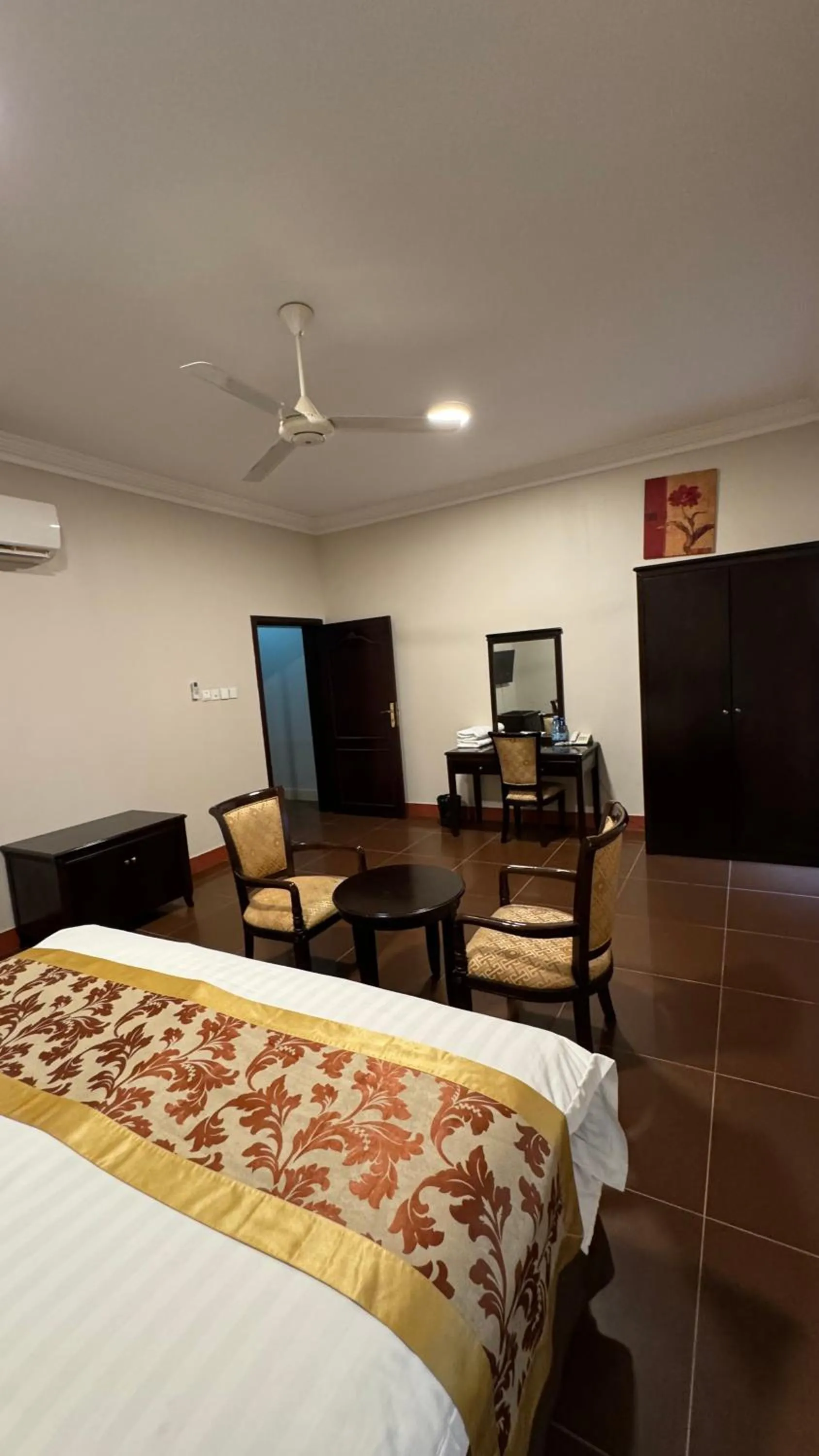 Bed in Gulf Crown Hotel Apartment