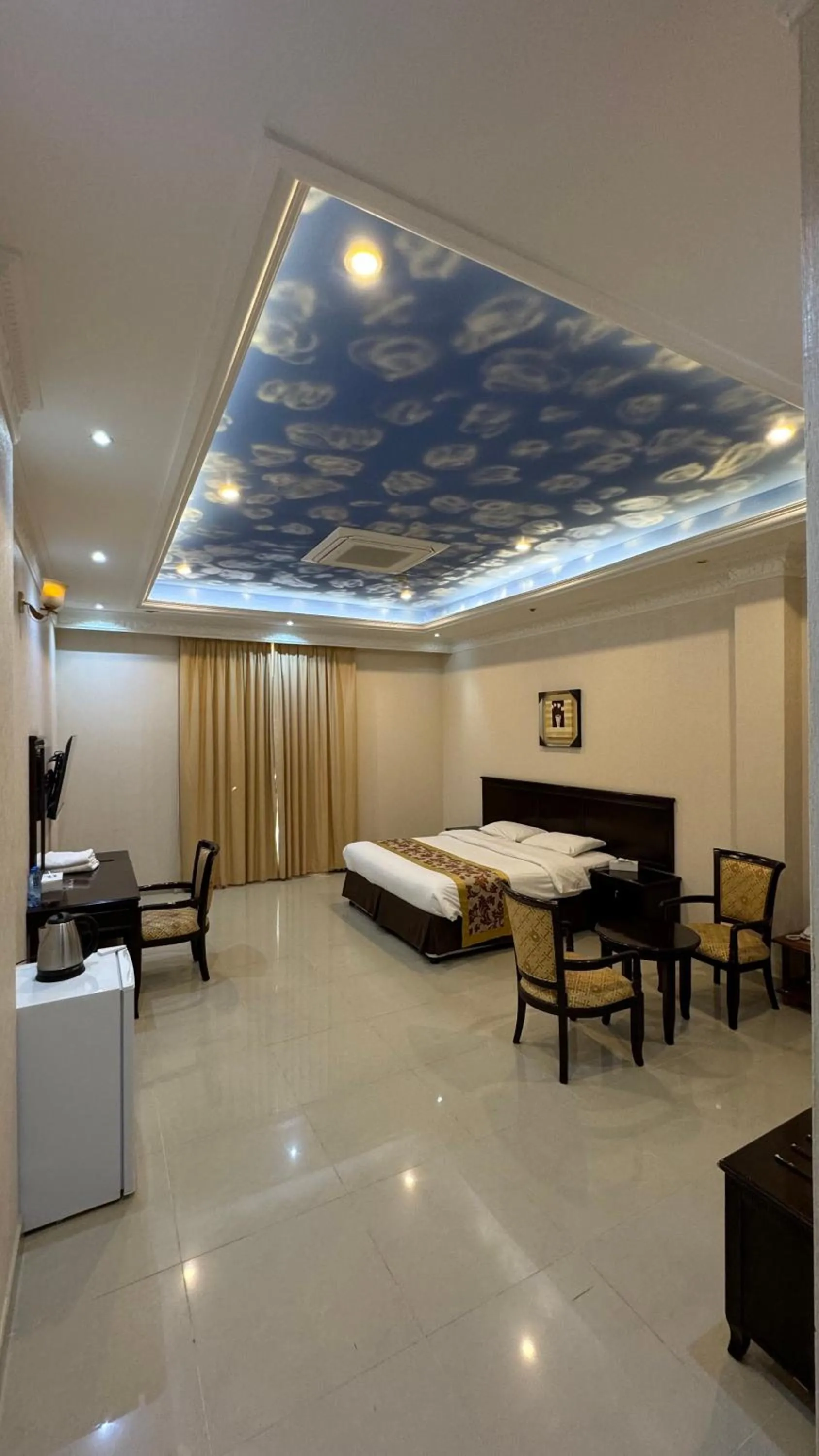 Bed in Gulf Crown Hotel Apartment
