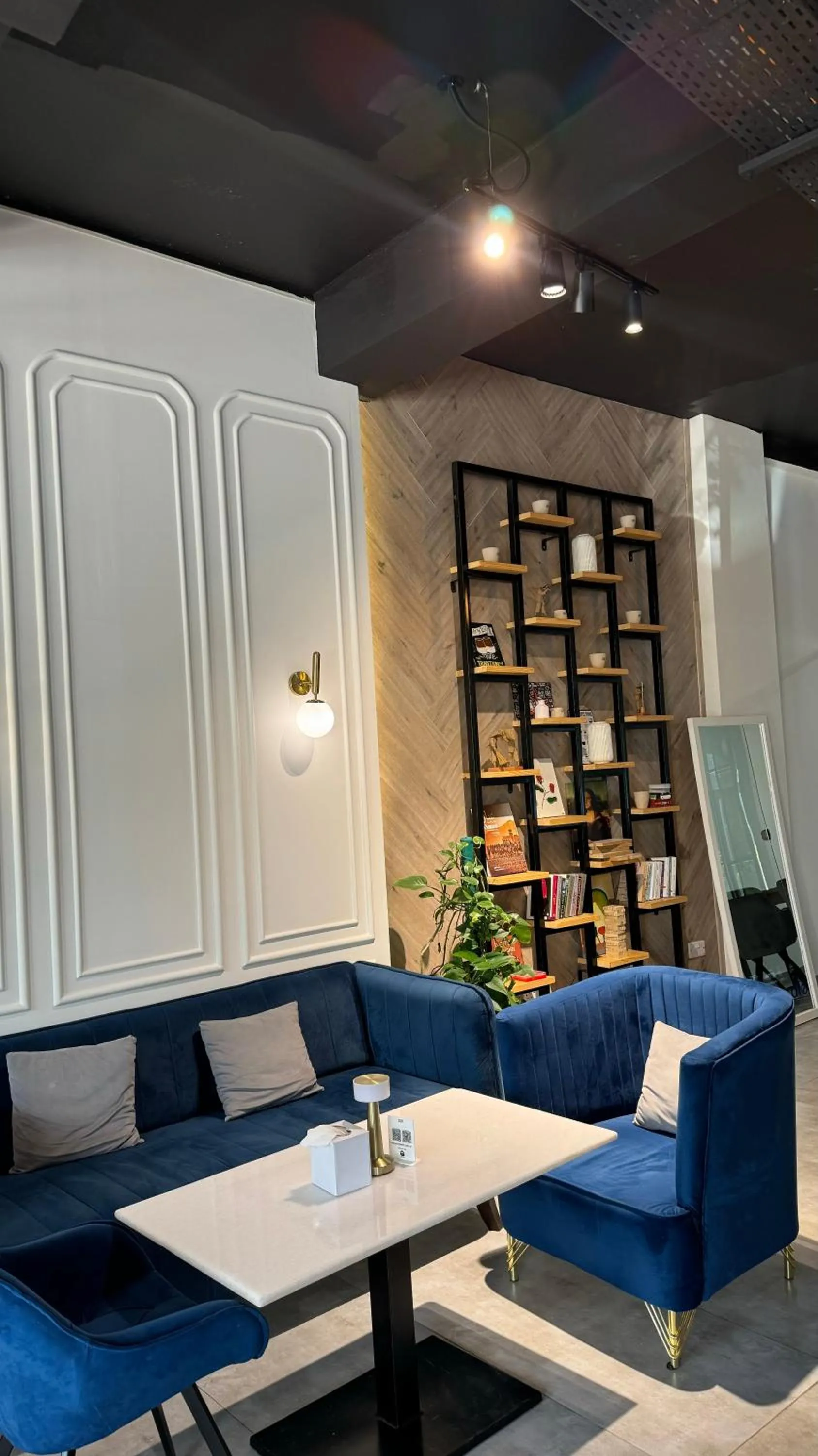 Gulf Crown Hotel Apartment