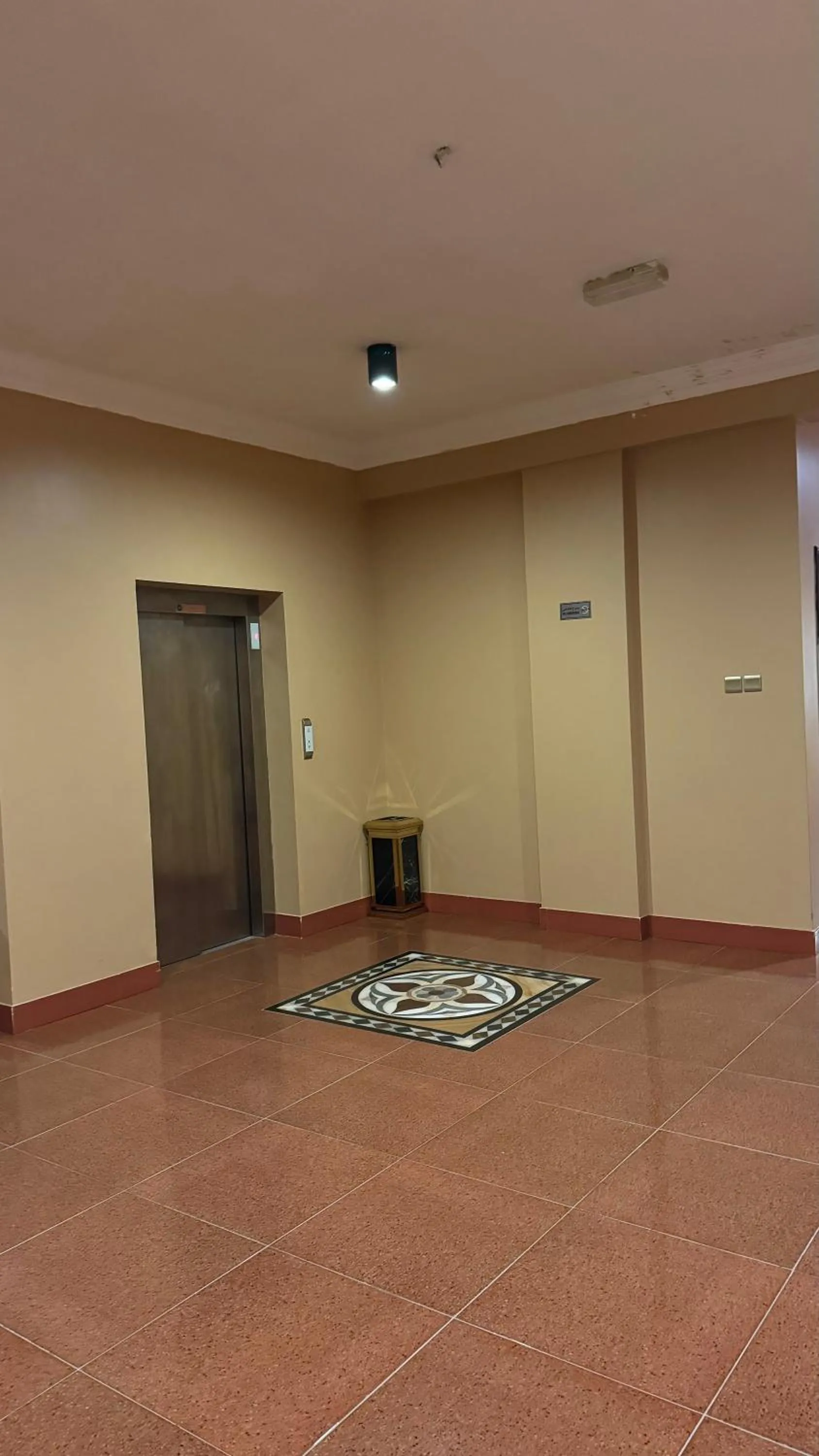 Gulf Crown Hotel Apartment