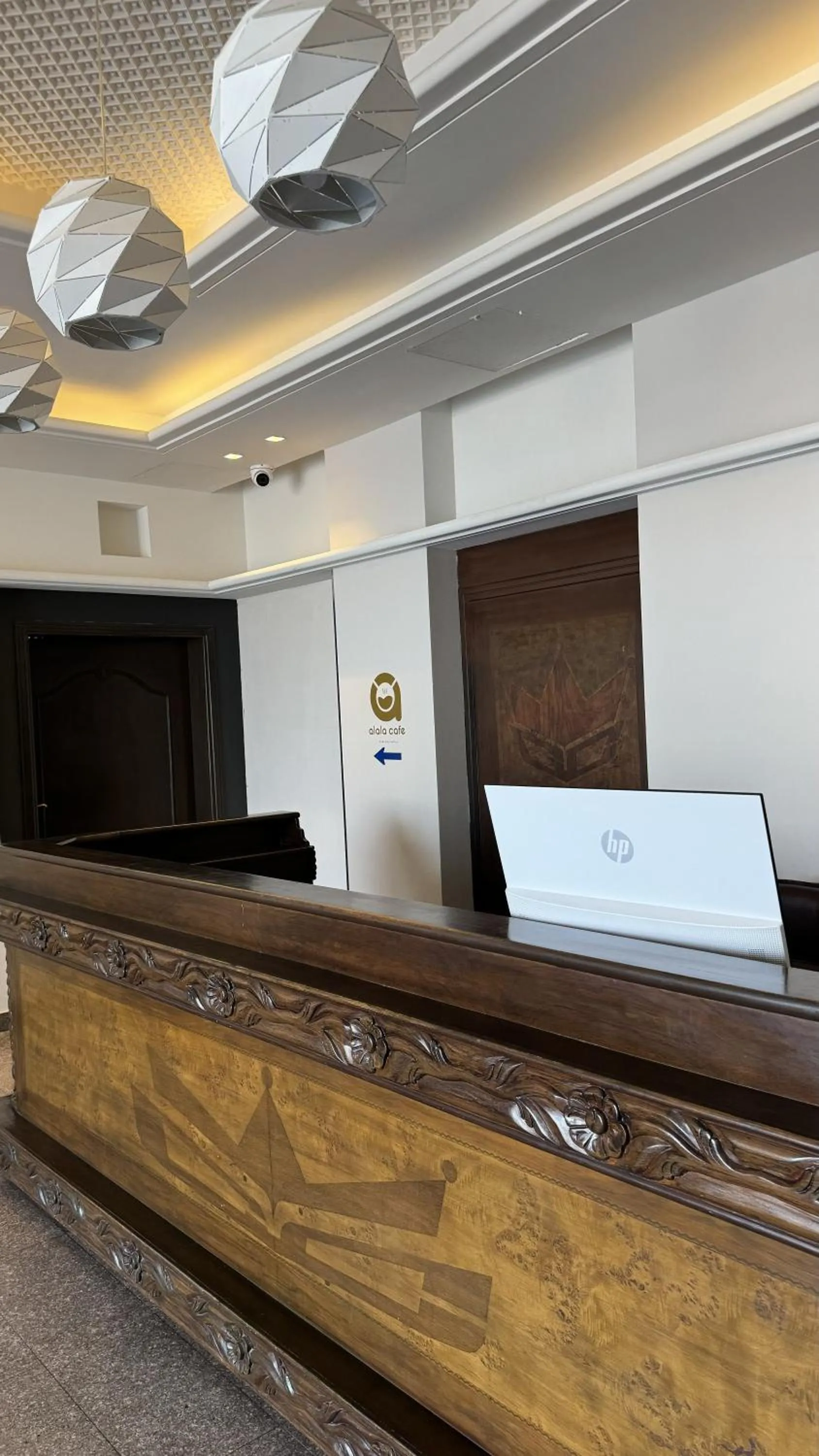 Gulf Crown Hotel Apartment