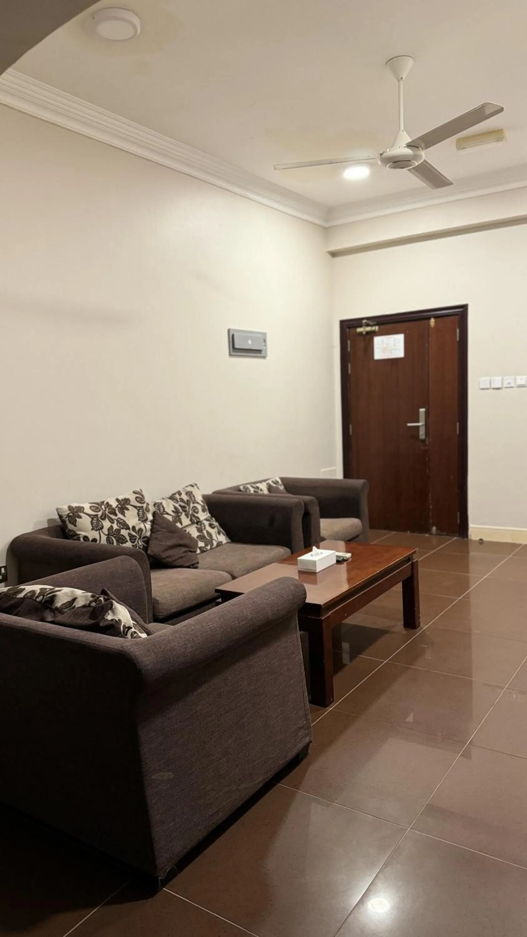 Gulf Crown Hotel Apartment