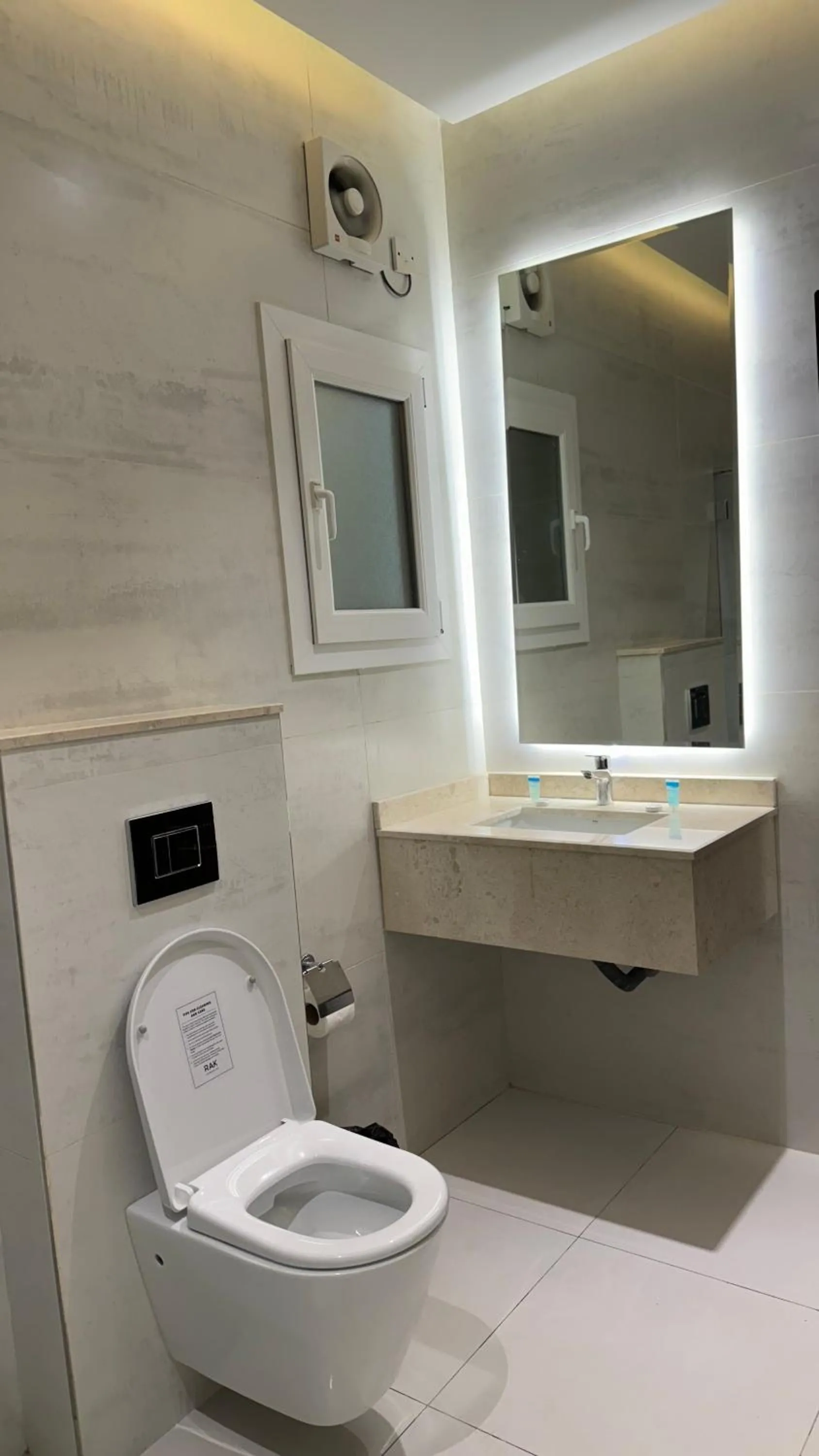 Gulf Crown Hotel Apartment