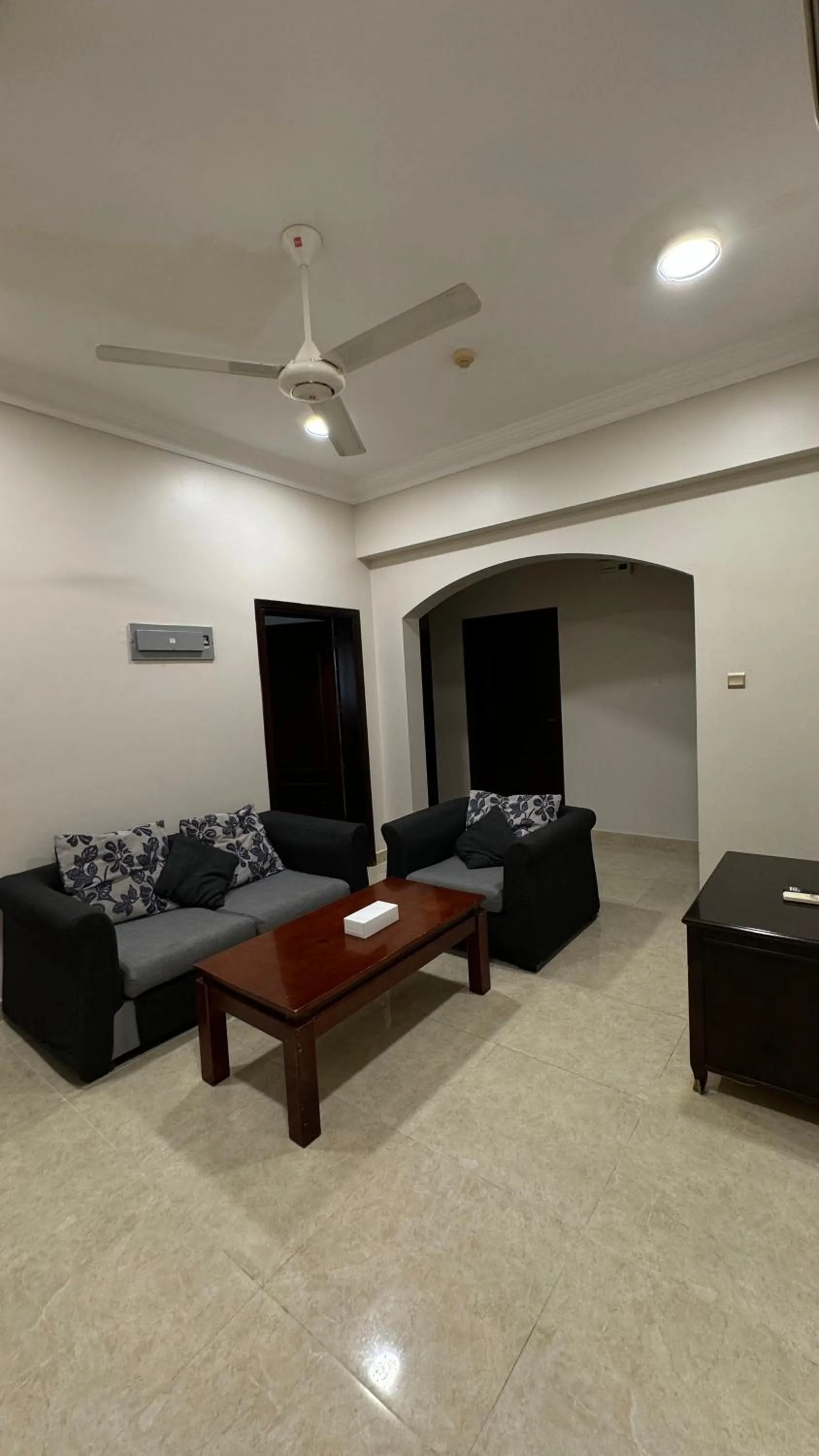 Gulf Crown Hotel Apartment