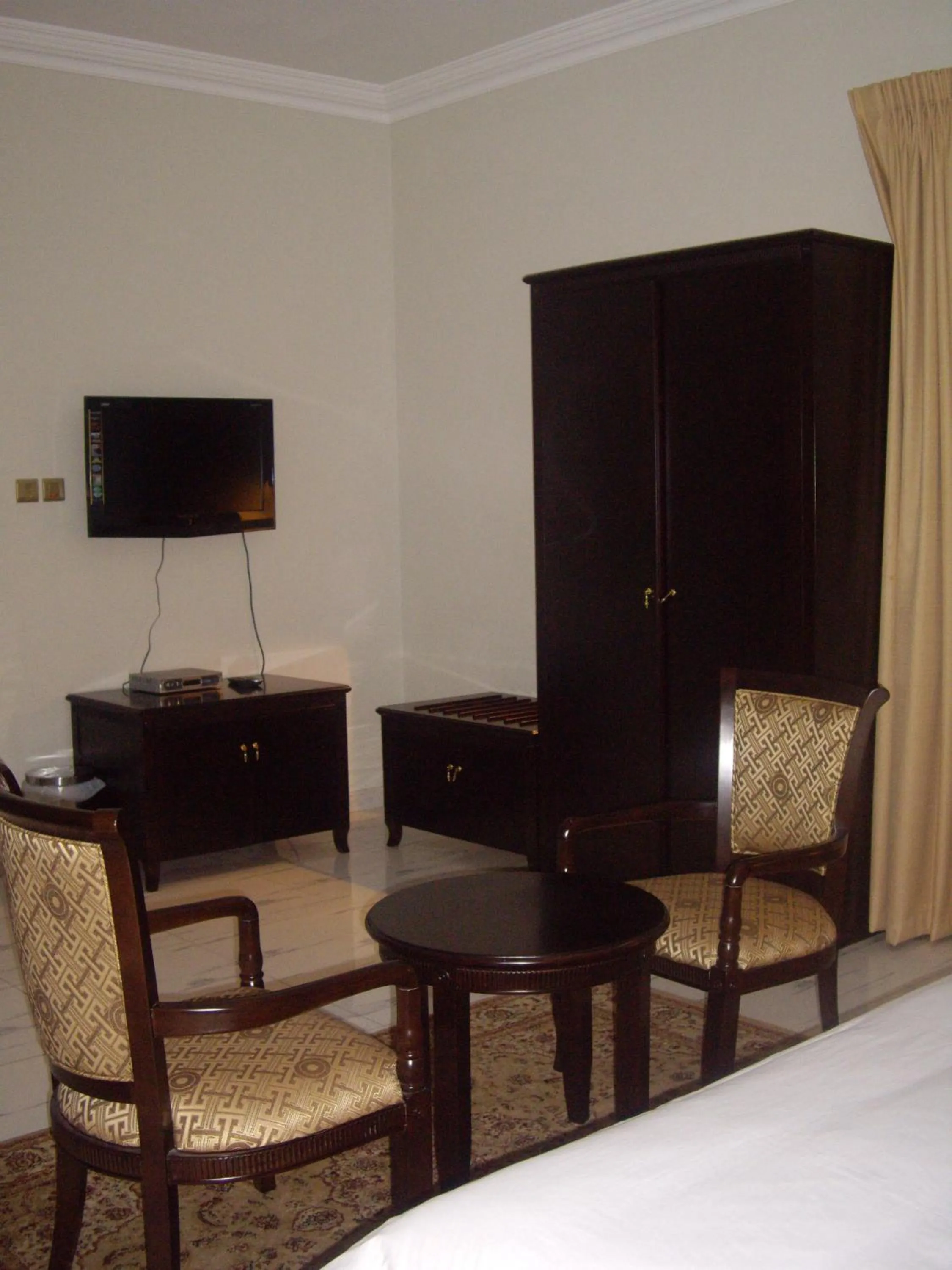 TV and multimedia in Gulf Crown Hotel Apartment