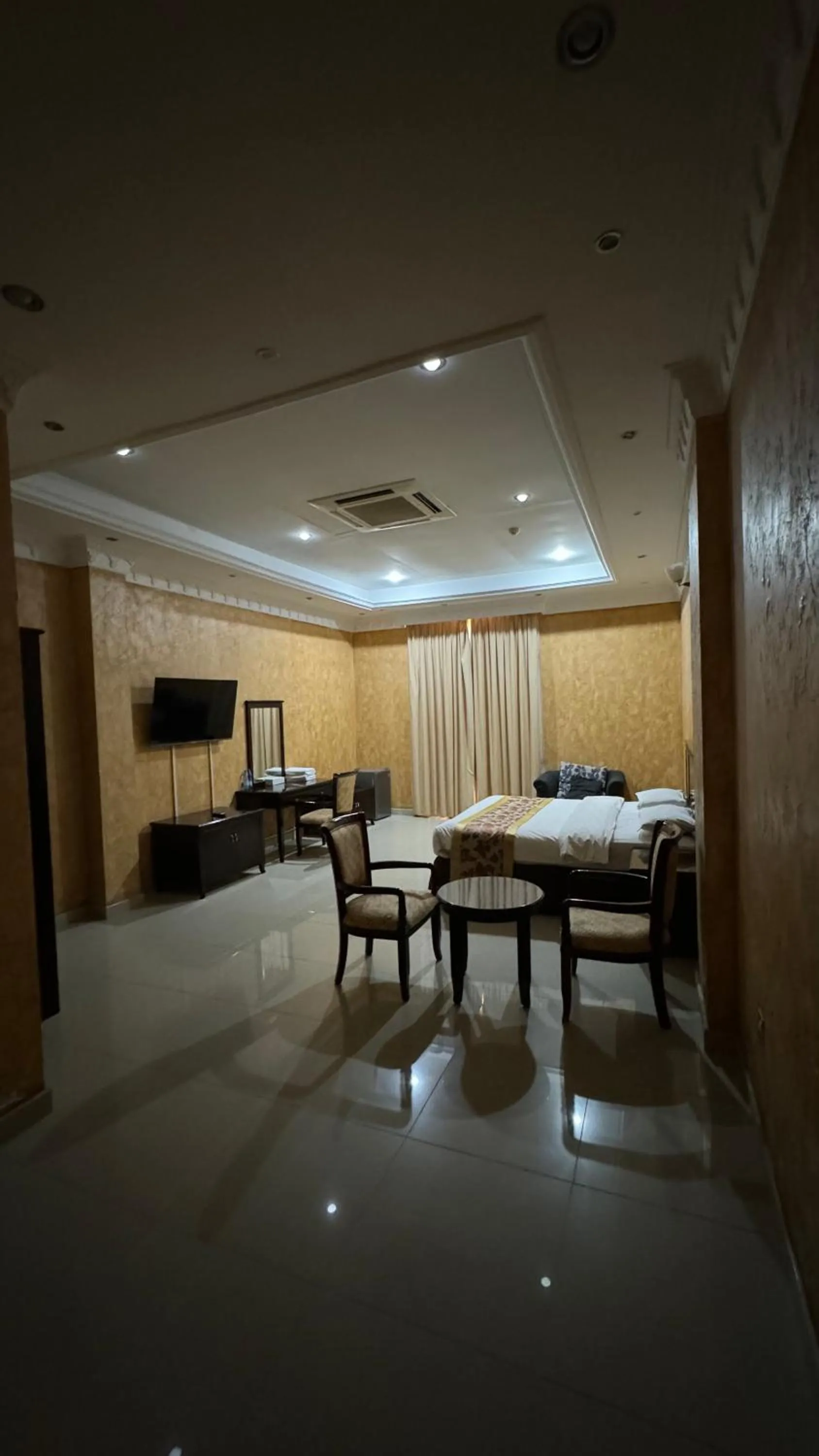 Bed in Gulf Crown Hotel Apartment