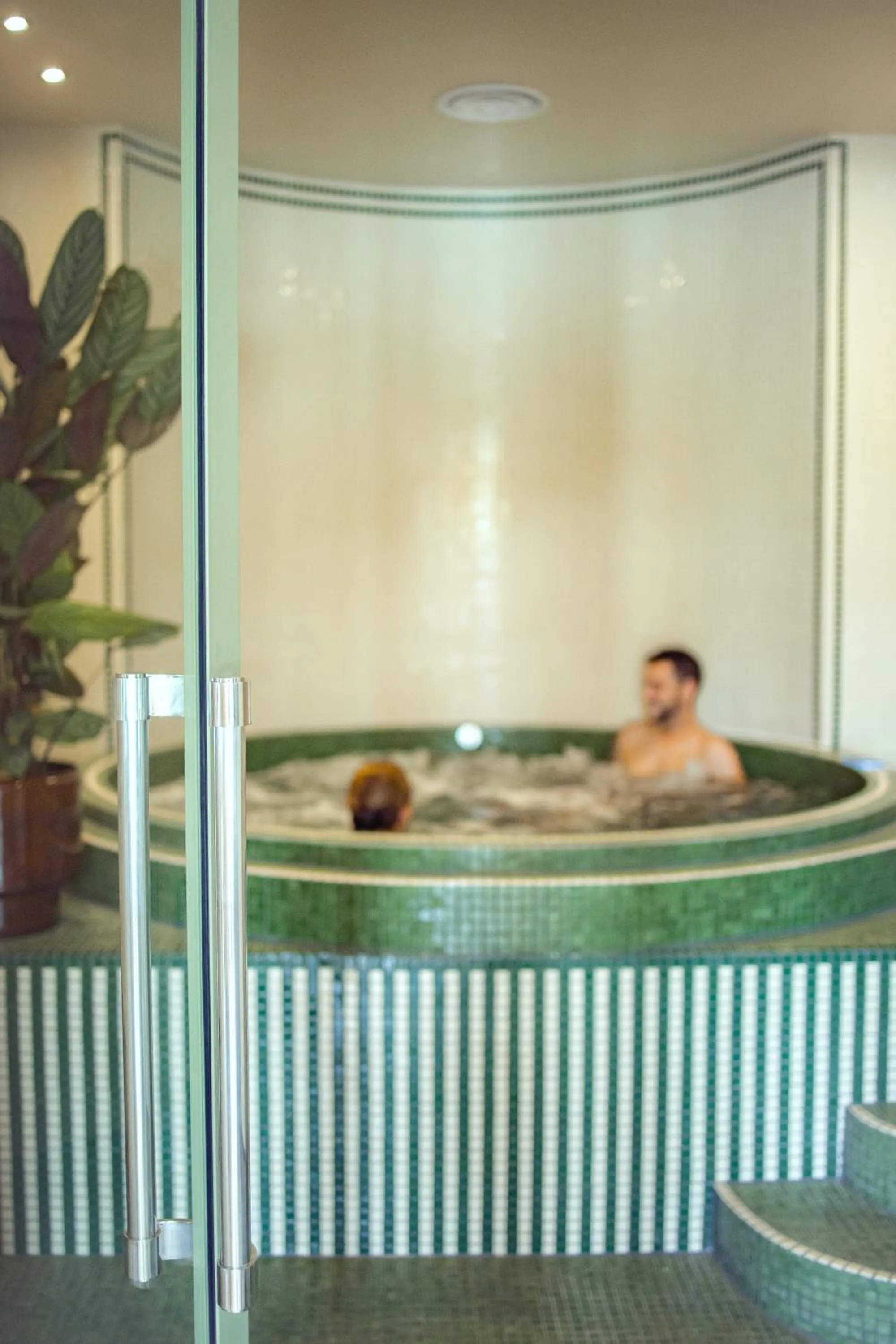 Spa and wellness centre/facilities in Le Château de la Tour