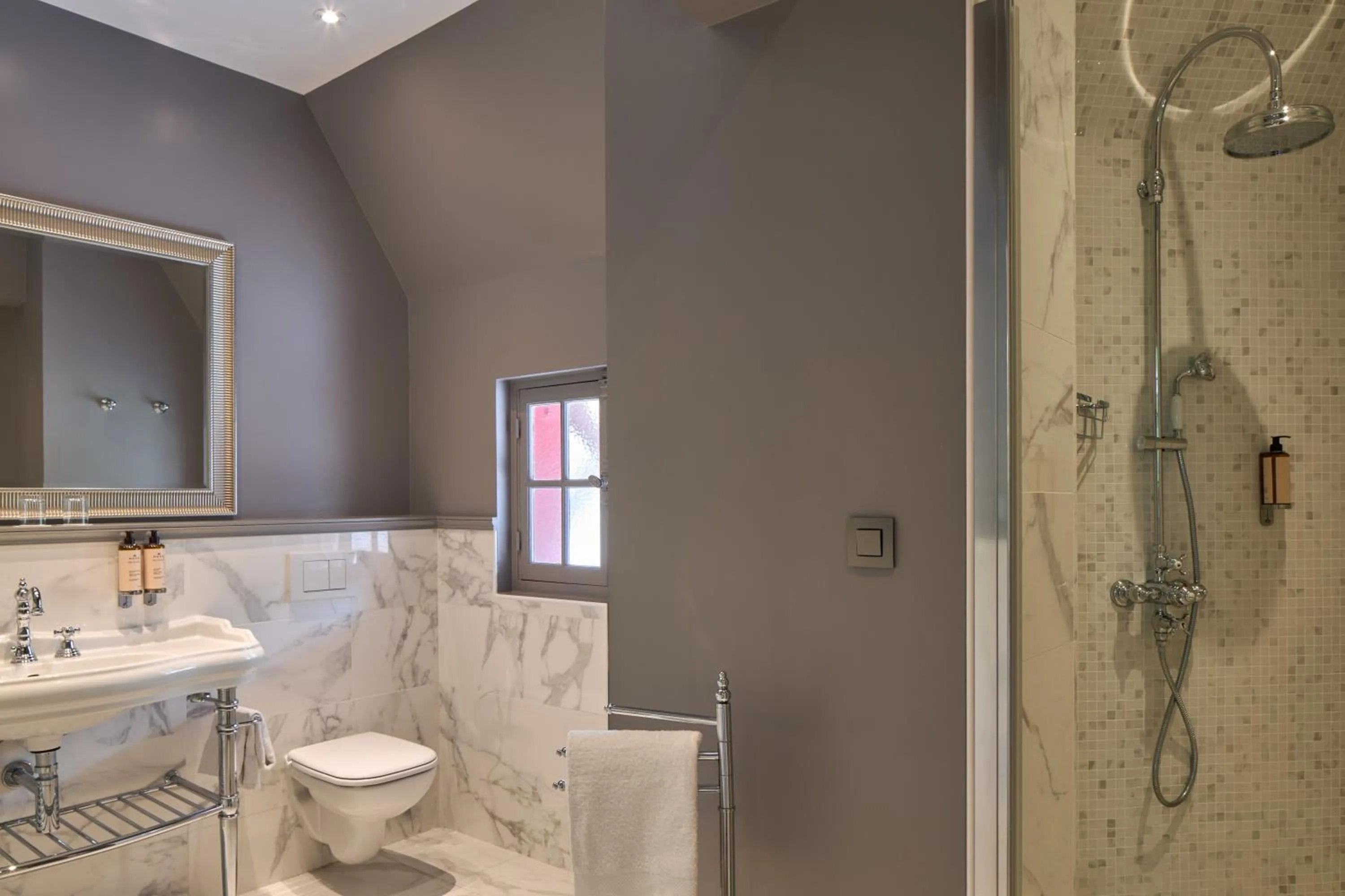 Bathroom in Le Château de la Tour