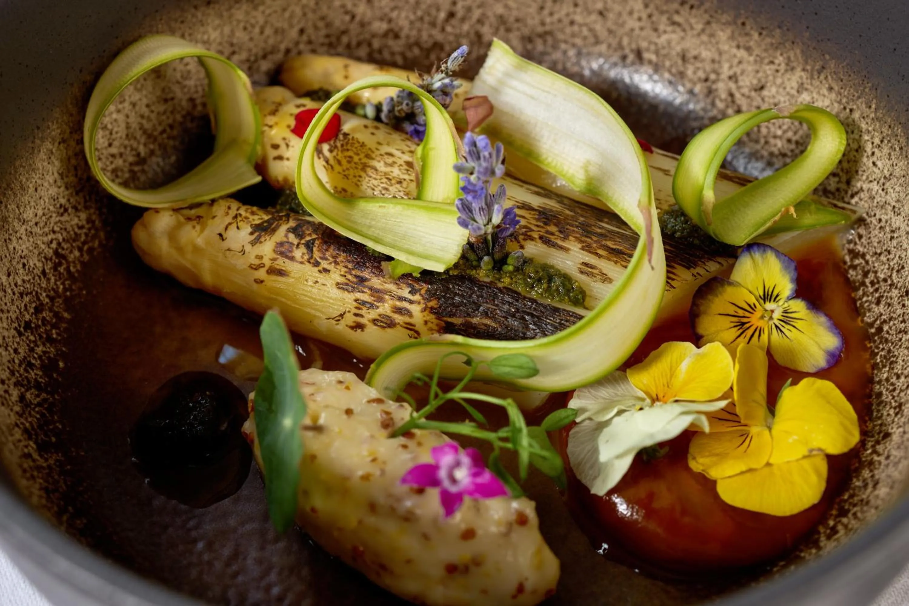 Restaurant/places to eat in Le Château de la Tour