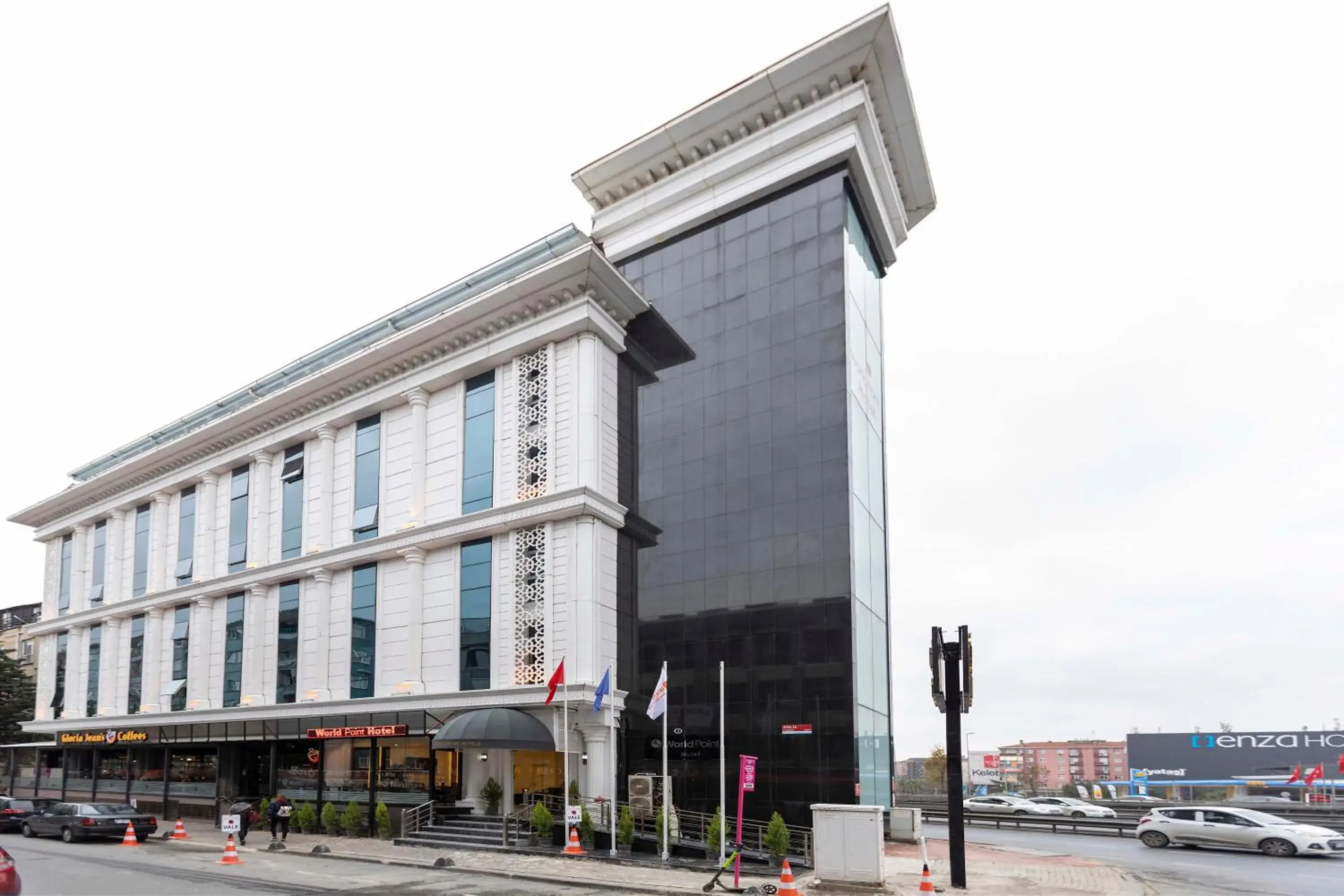 Property building in World Point Hotel Besyol Property building in World Point Hotel Besyol