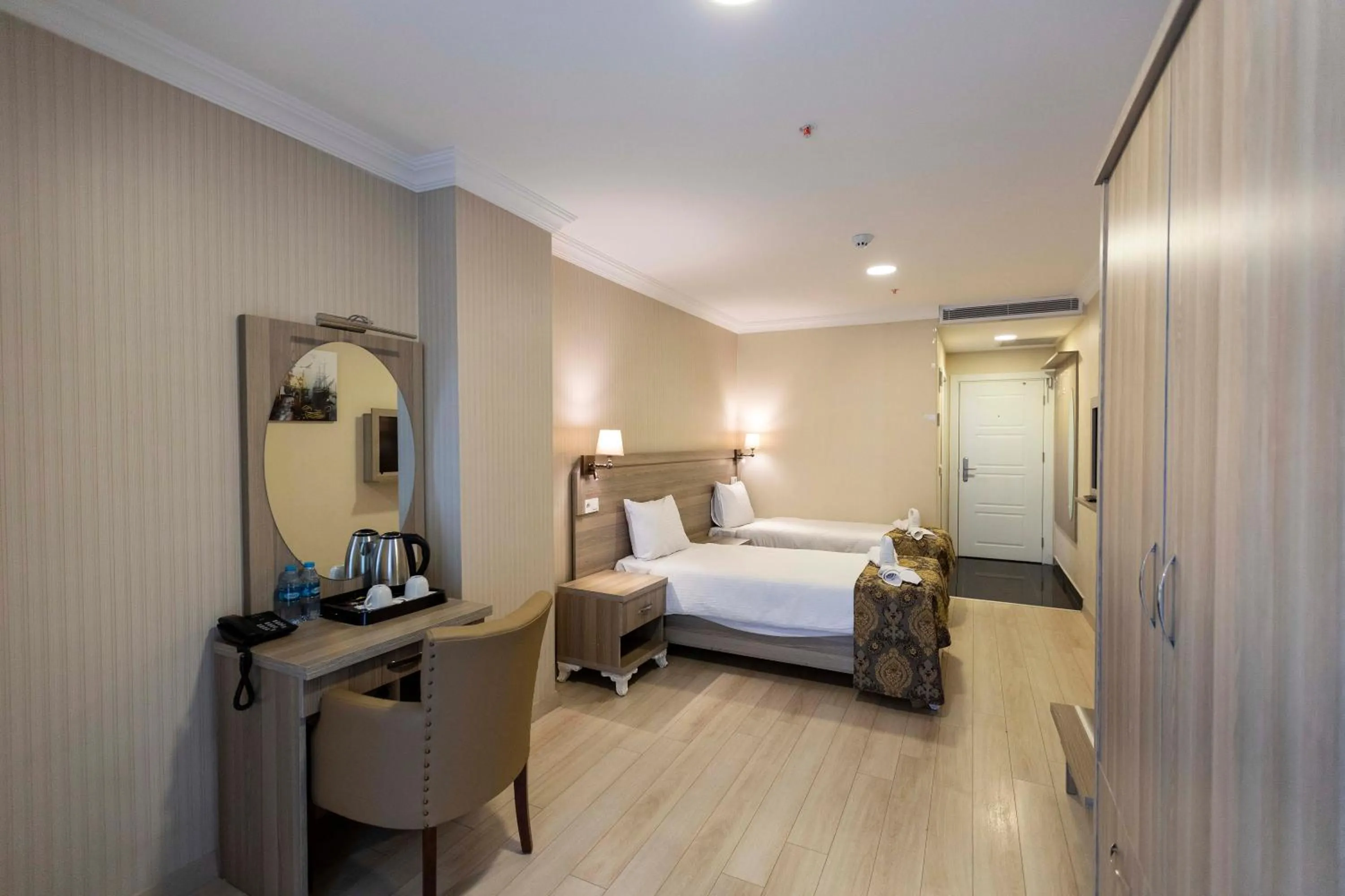 Photo of the whole room, Bed in World Point Hotel Besyol