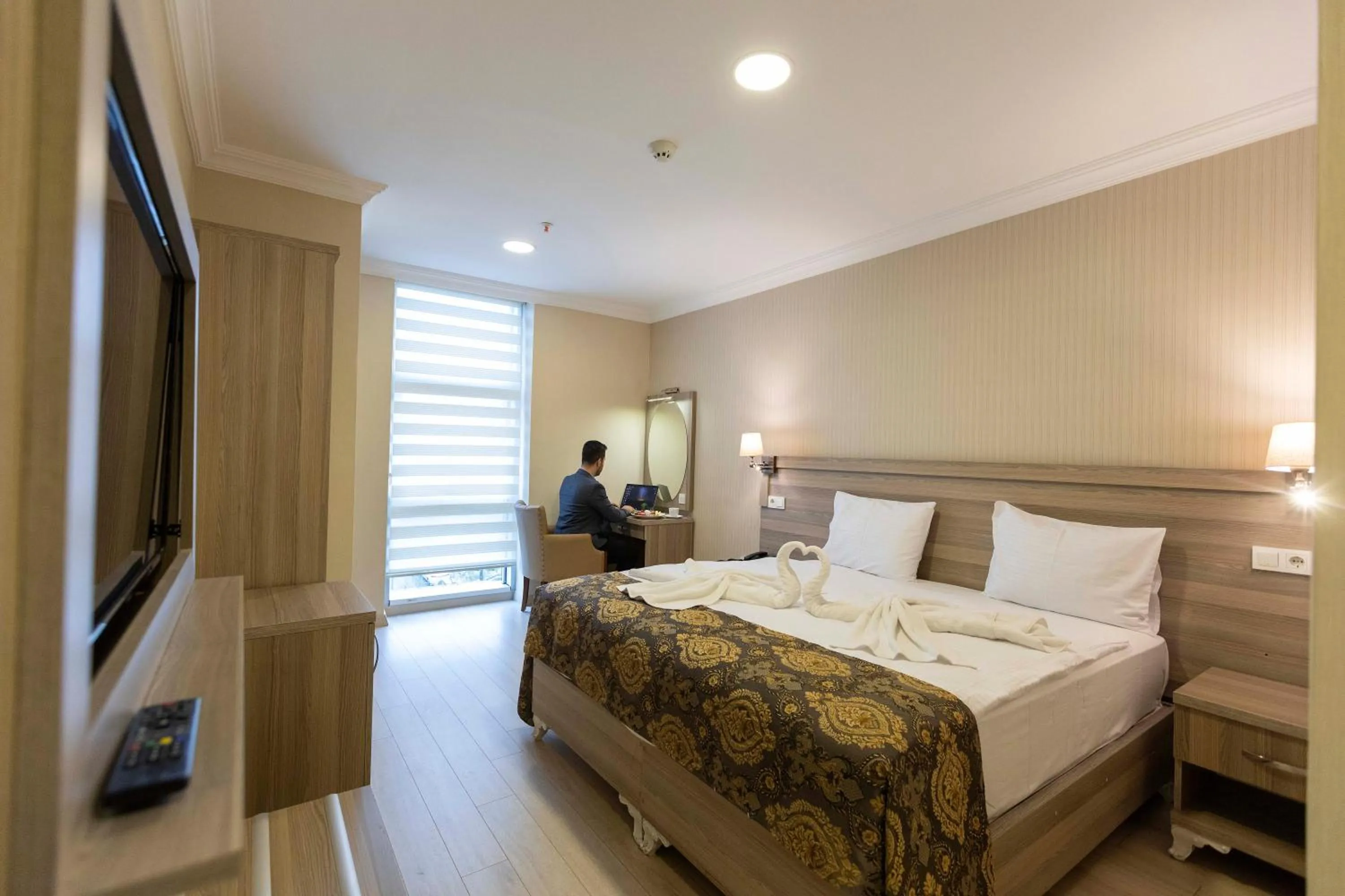 Photo of the whole room, Bed in World Point Hotel Besyol