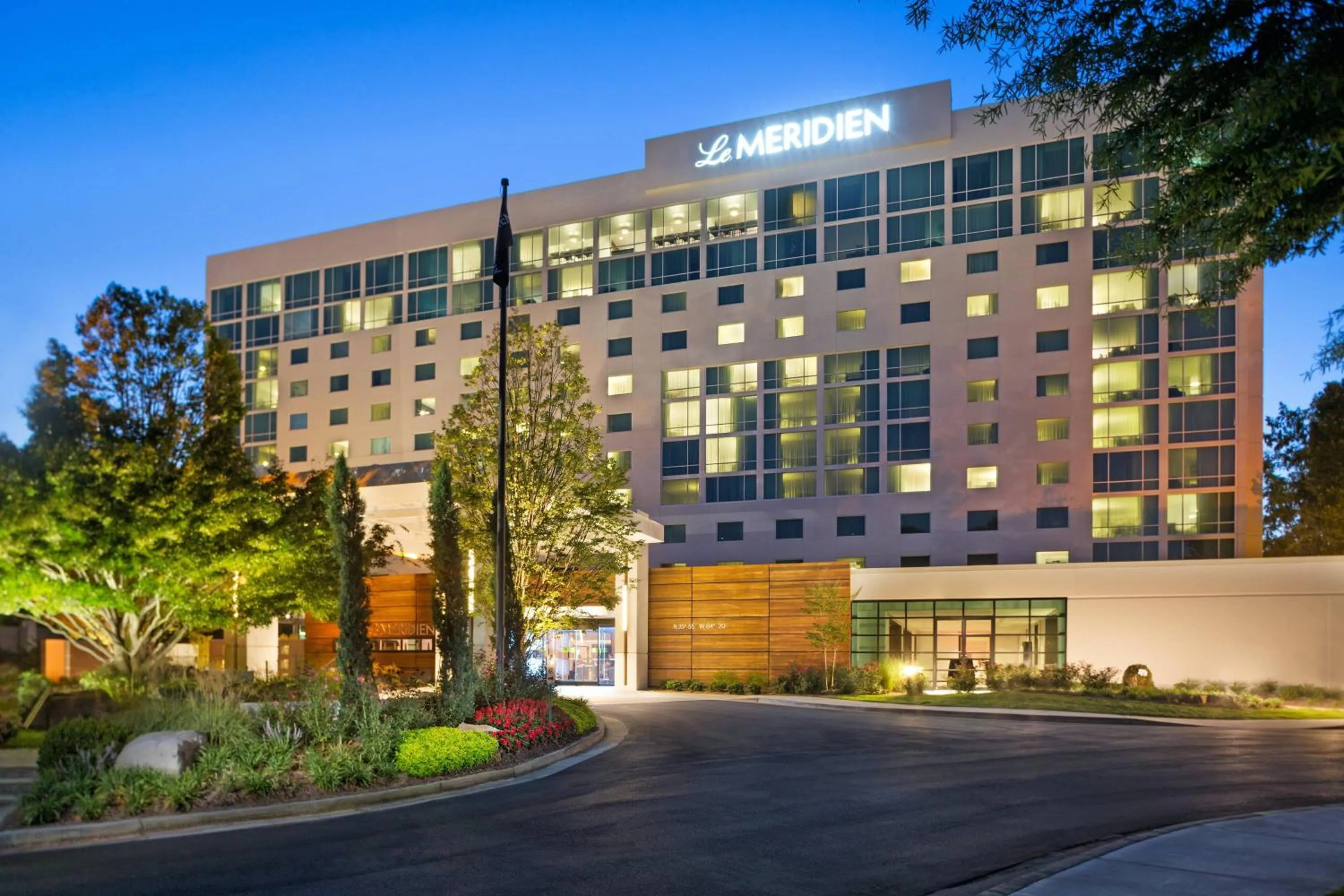 Property building in Le Meridien Atlanta Perimeter