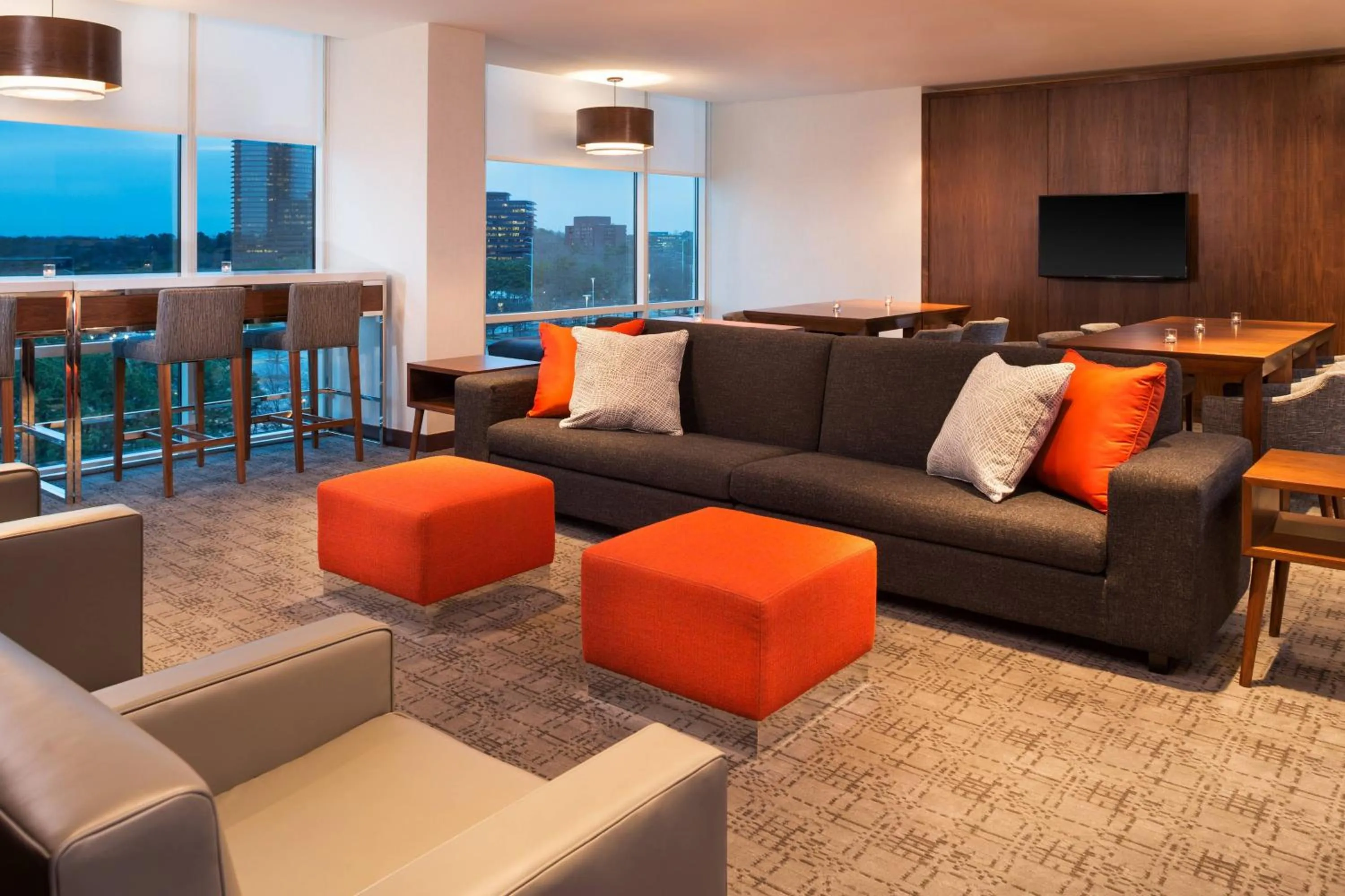 Lounge or bar in Le Meridien Atlanta Perimeter