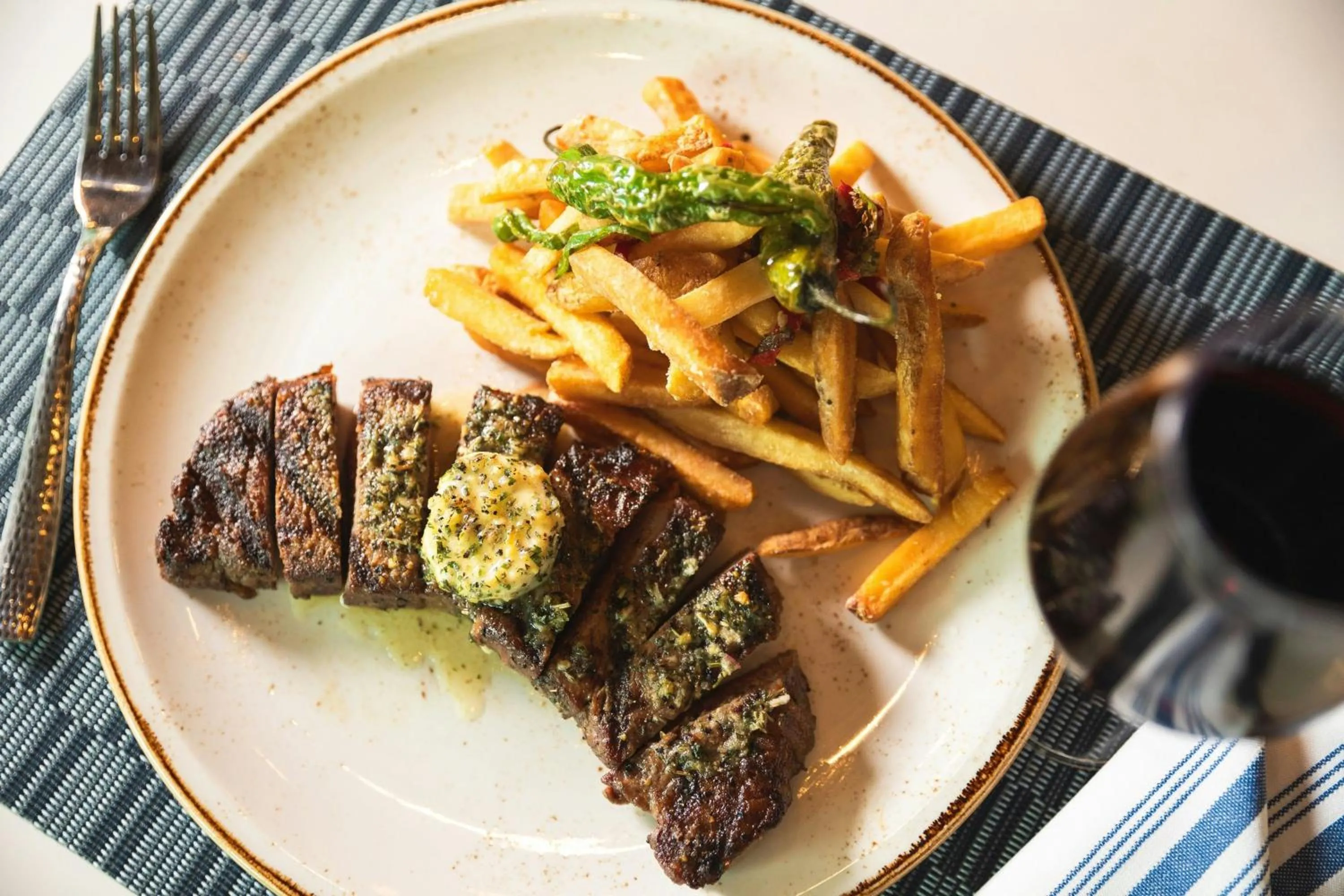 Restaurant/places to eat in Le Meridien Atlanta Perimeter