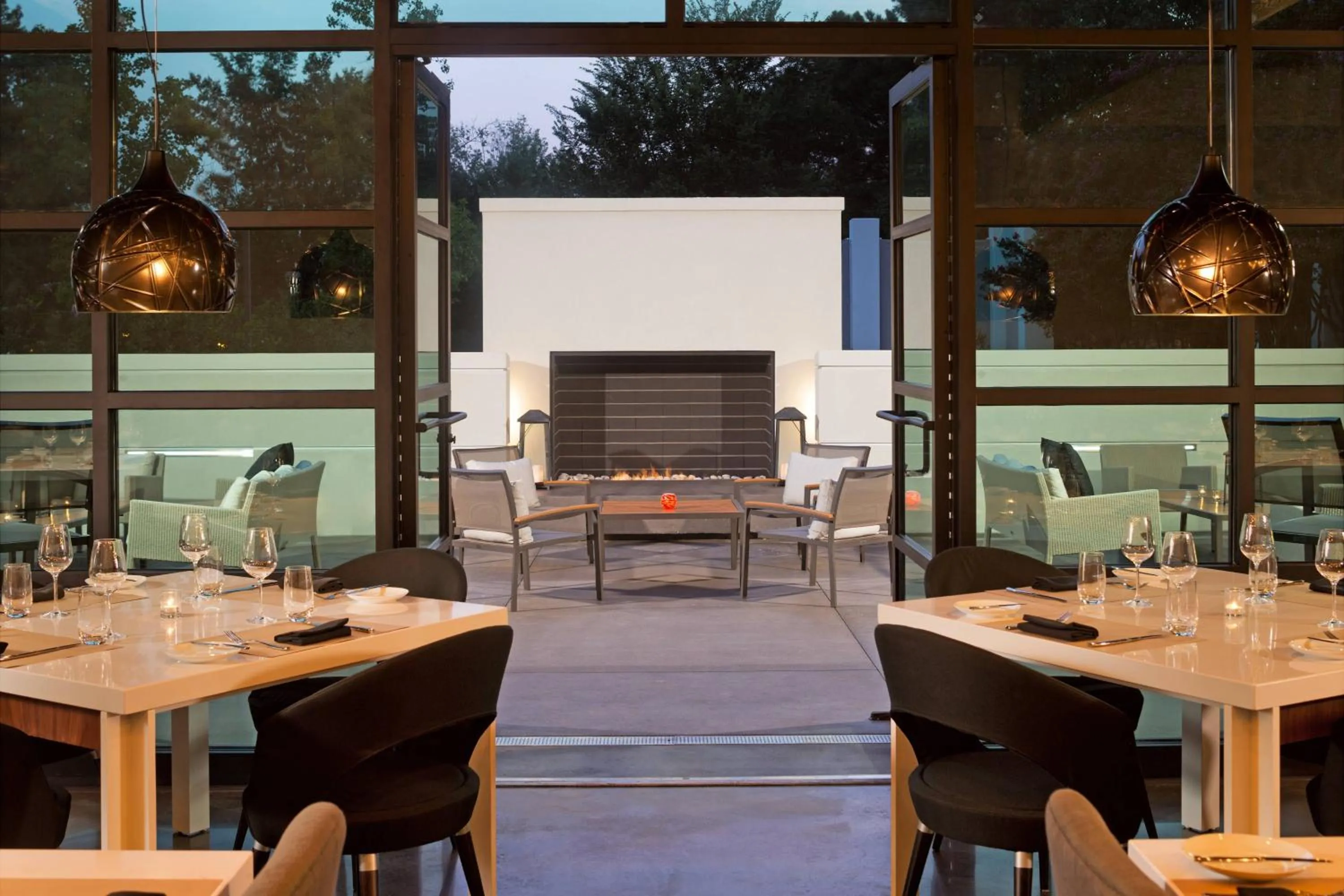 Restaurant/places to eat in Le Meridien Atlanta Perimeter