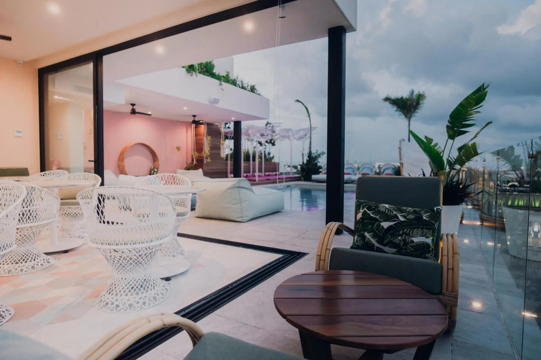 Restaurant/places to eat in CALIXTA Hotel