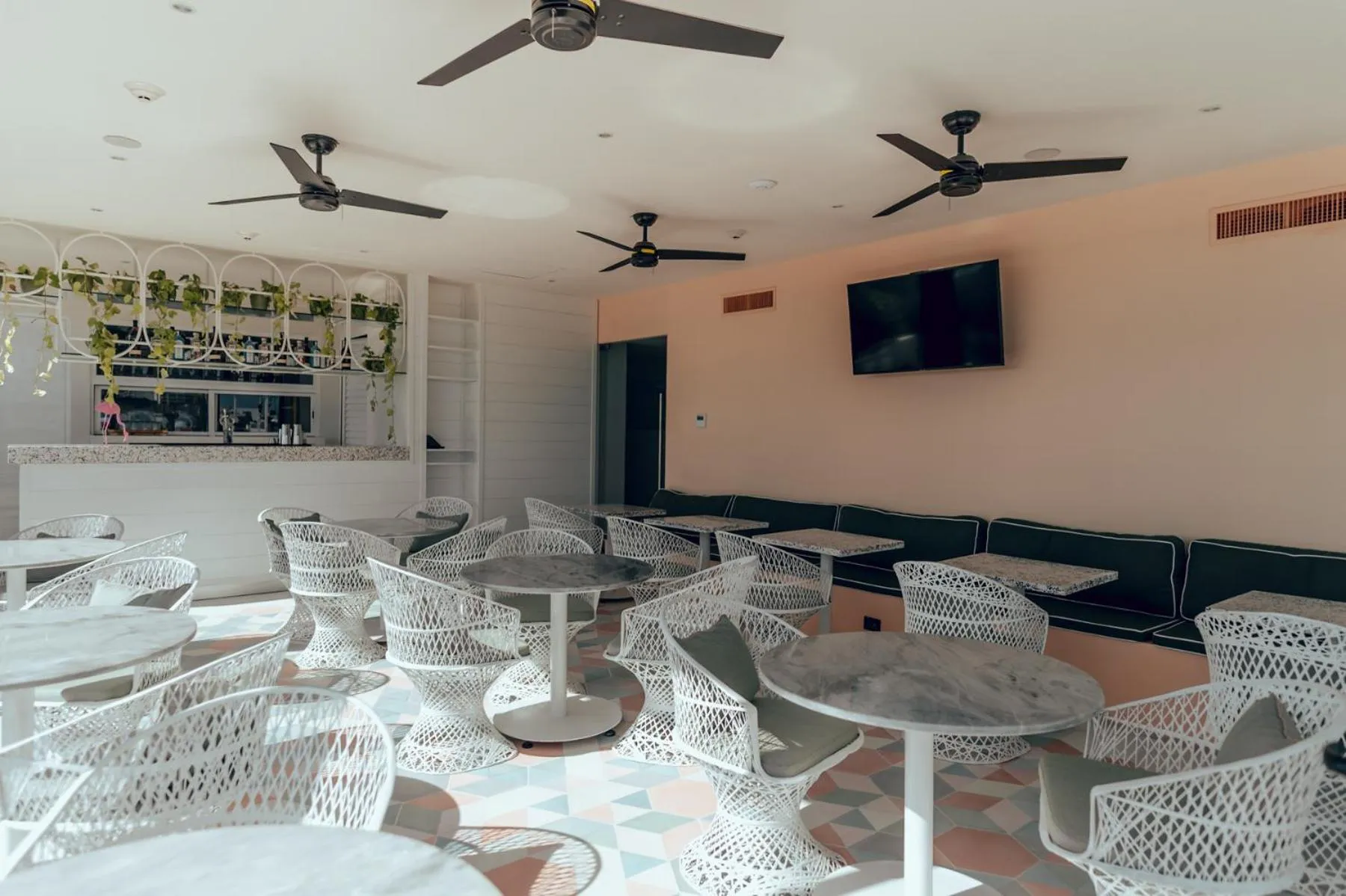 Restaurant/places to eat in CALIXTA Hotel