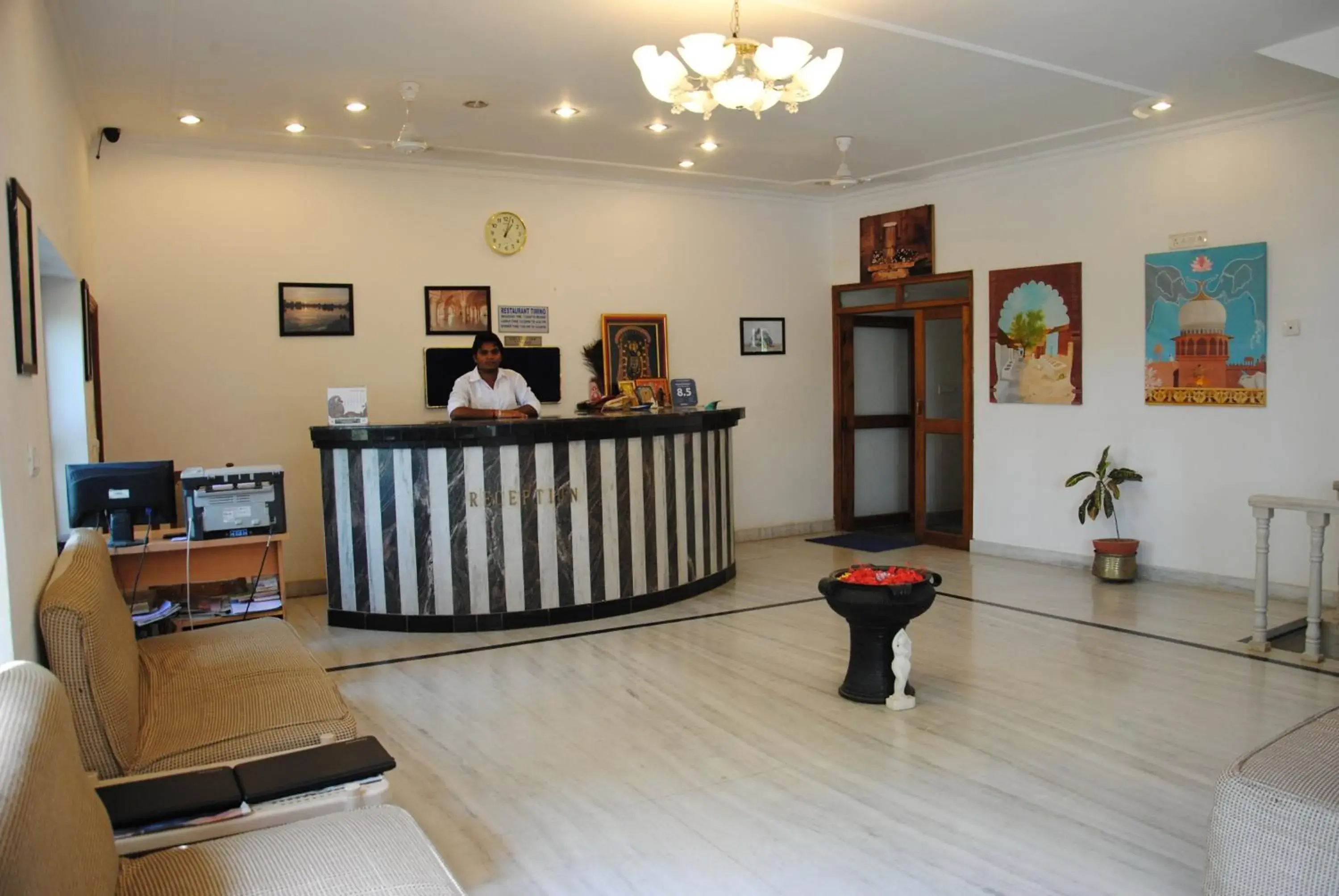 Lobby or reception in Hotel isabel Palace Lobby or reception in Hotel isabel Palace