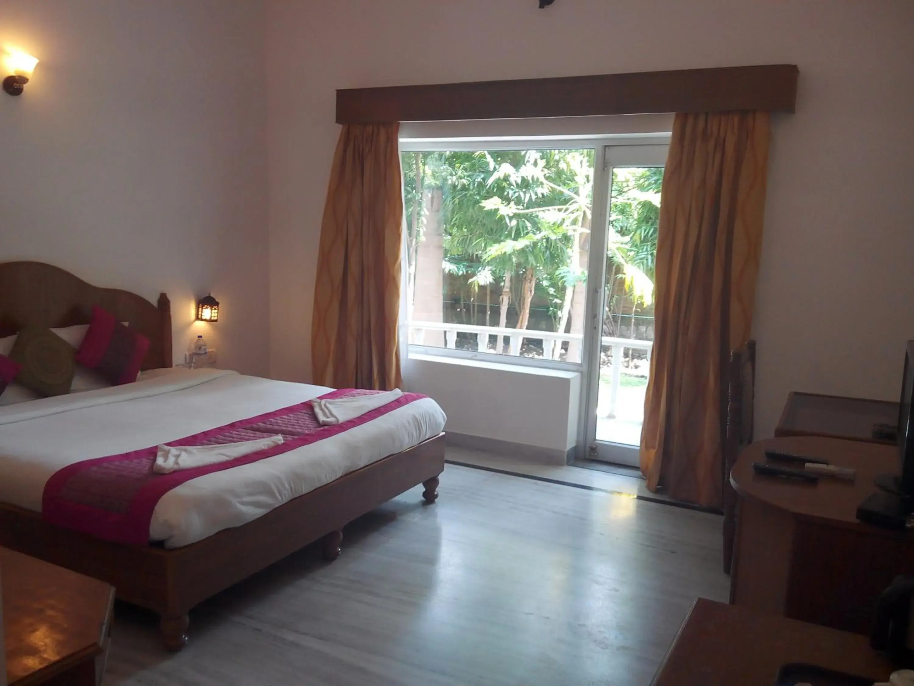 Photo of the whole room, Bed in Hotel isabel Palace Photo of the whole room, Bed in Hotel isabel Palace