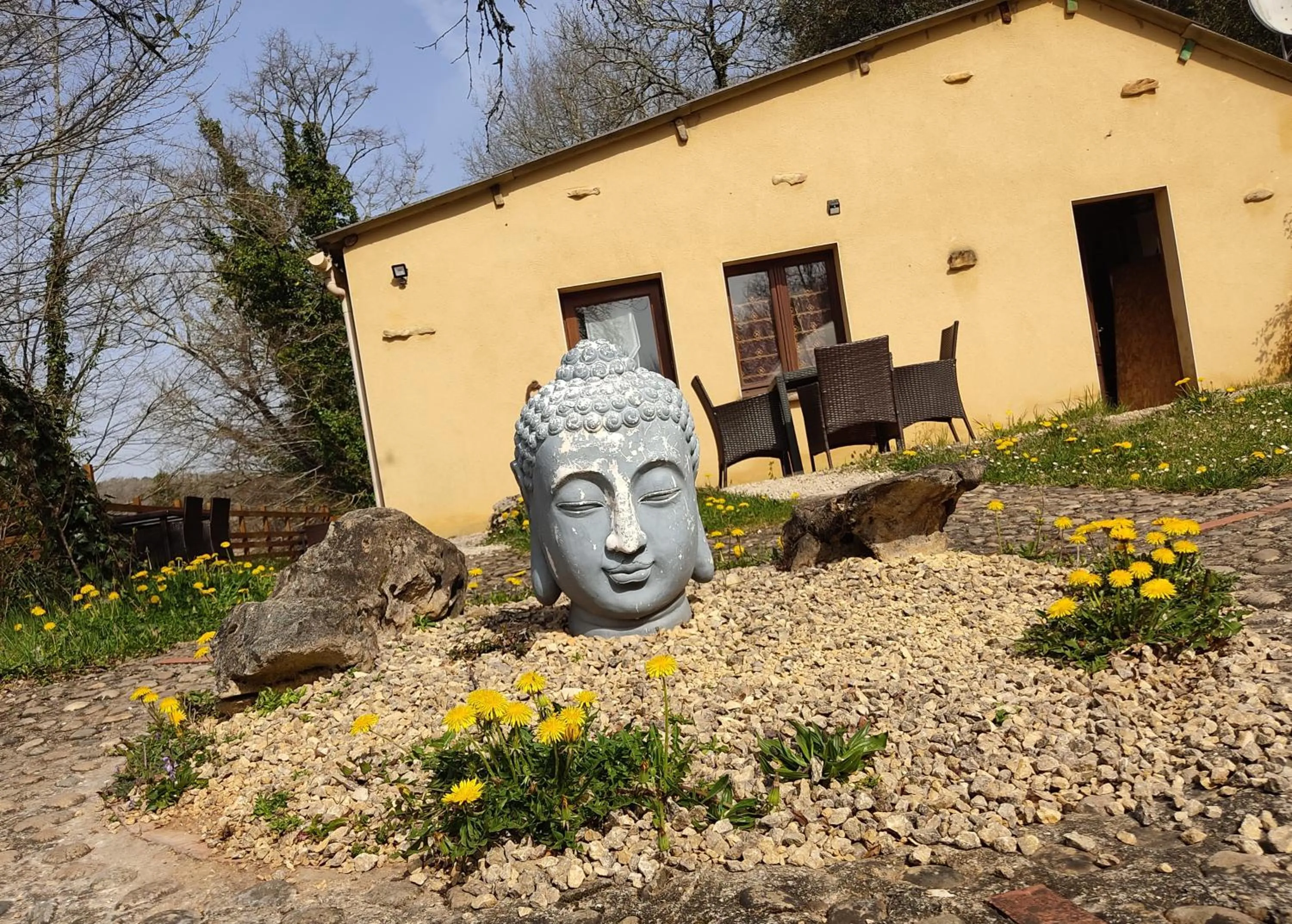 Property building in La Maison de Tari