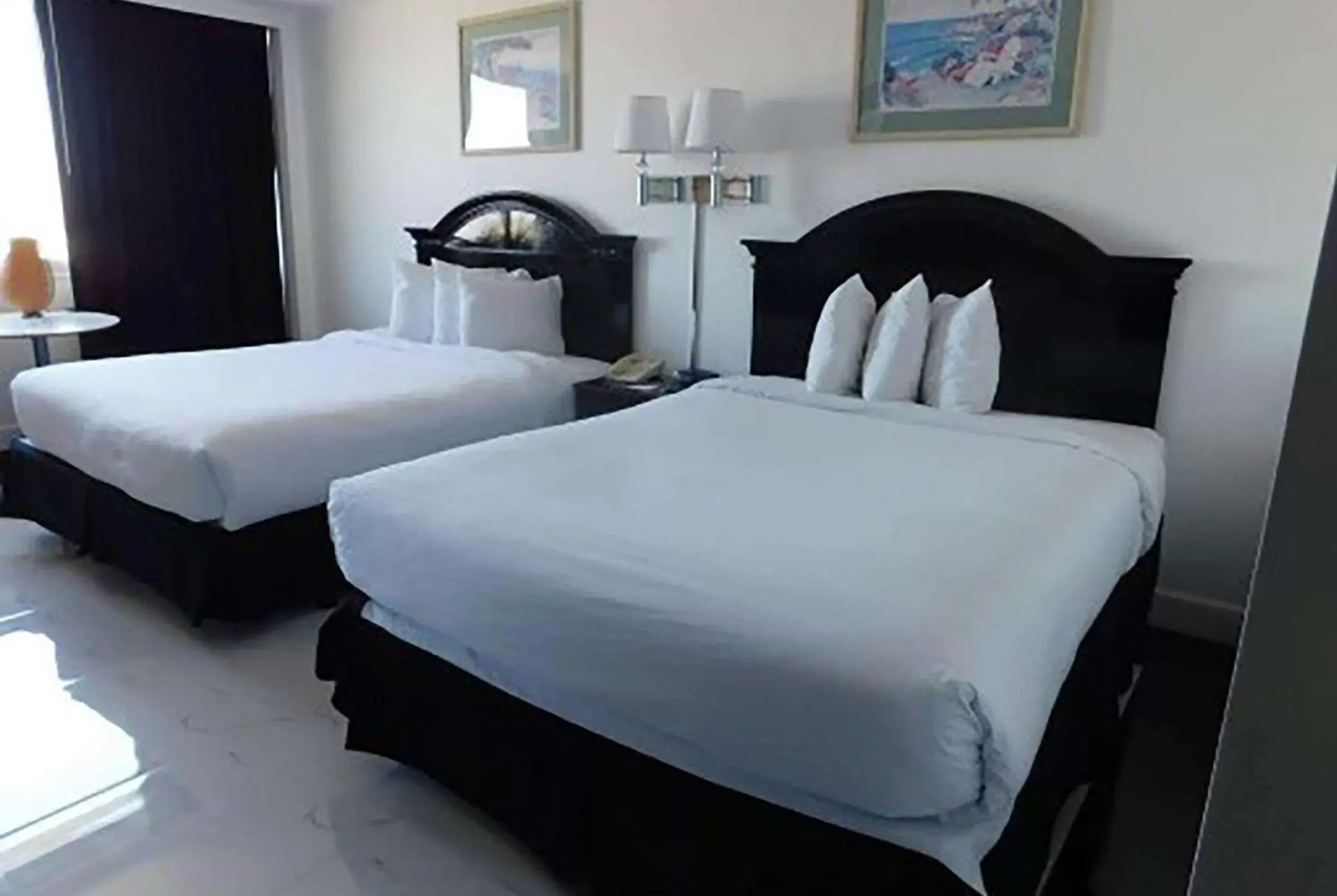 Photo of the whole room, Bed in Ramada by Wyndham North Bergen Photo of the whole room, Bed in Ramada by Wyndham North Bergen