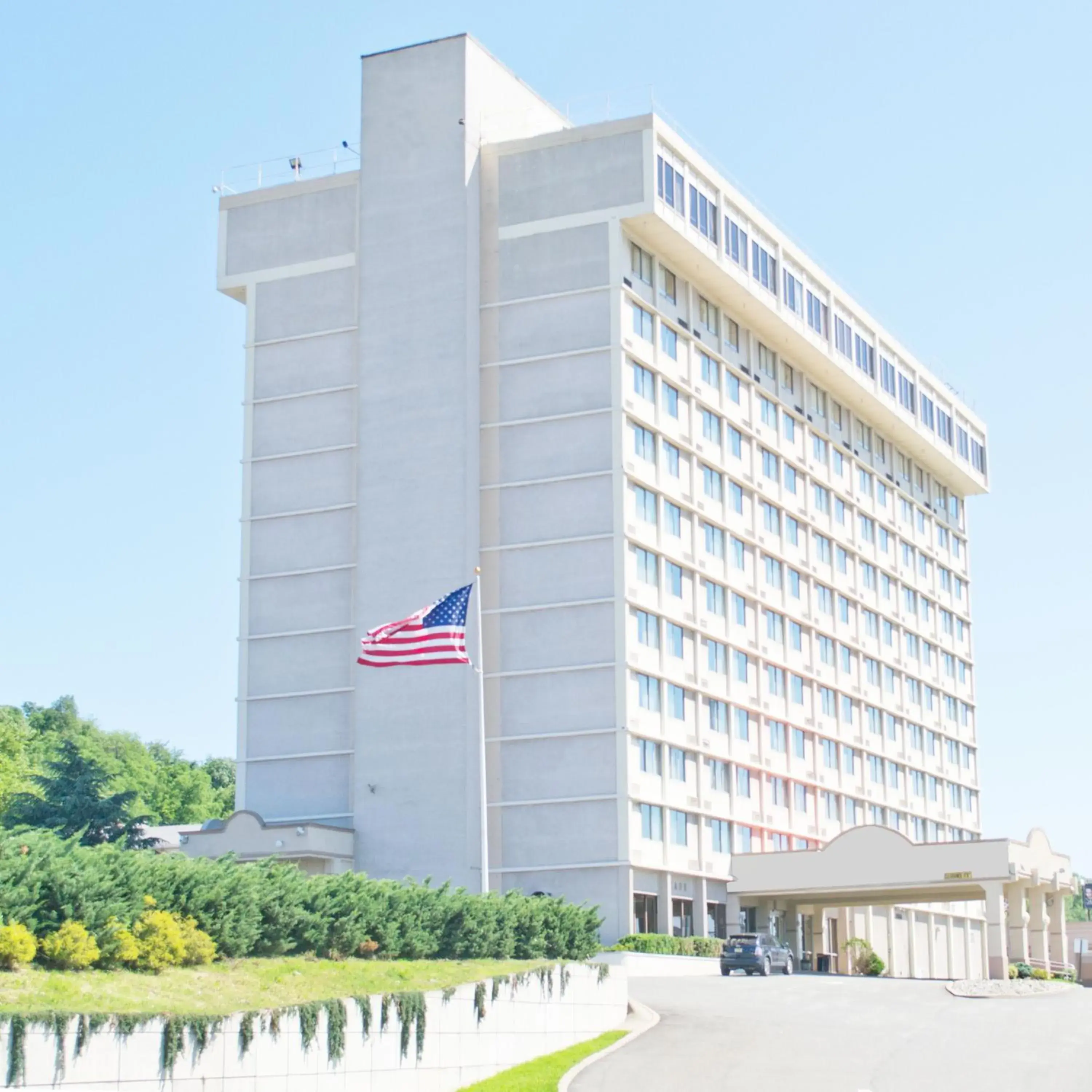 Facade/entrance in Ramada by Wyndham North Bergen Facade/entrance in Ramada by Wyndham North Bergen