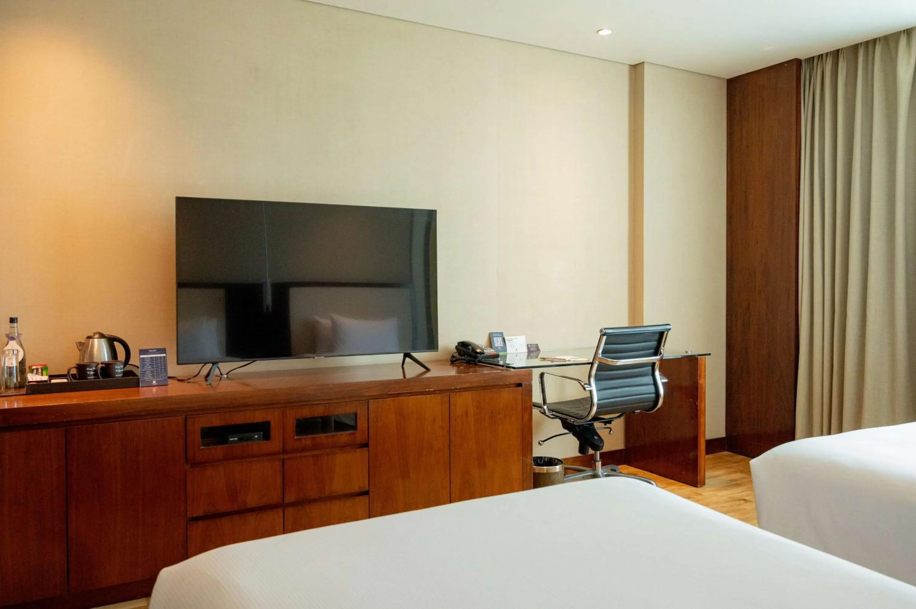 Bedroom, Bed in DoubleTree by Hilton-Pune Chinchwad