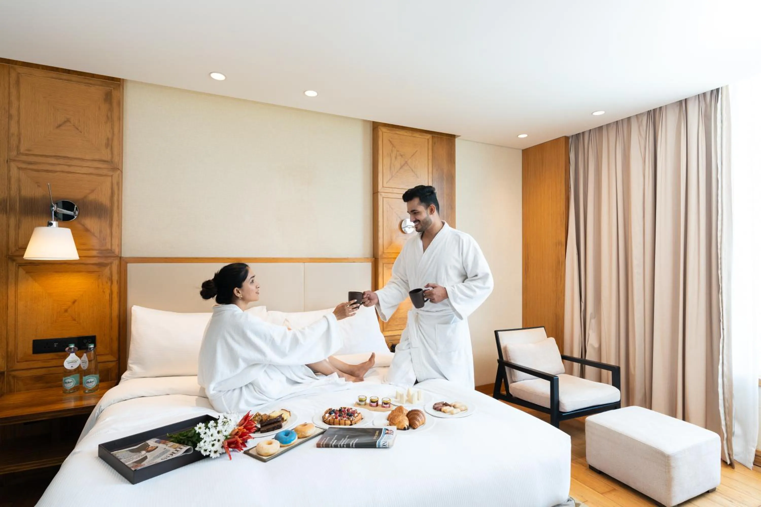 Photo of the whole room, Bed in DoubleTree by Hilton-Pune Chinchwad